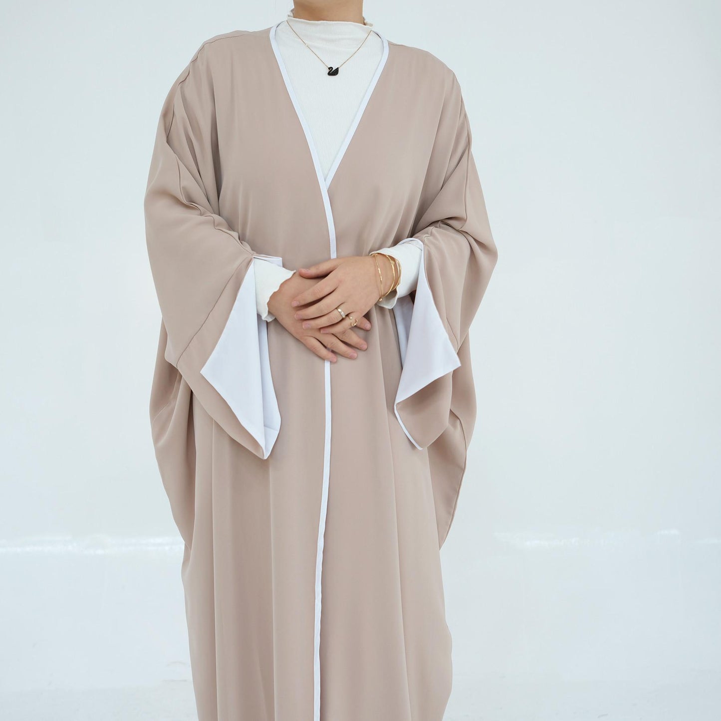 HS5877 The Loose-fitting Robe Has A Lightweight Silhouette That Is Perfect for Any Occasion open abaya outfit