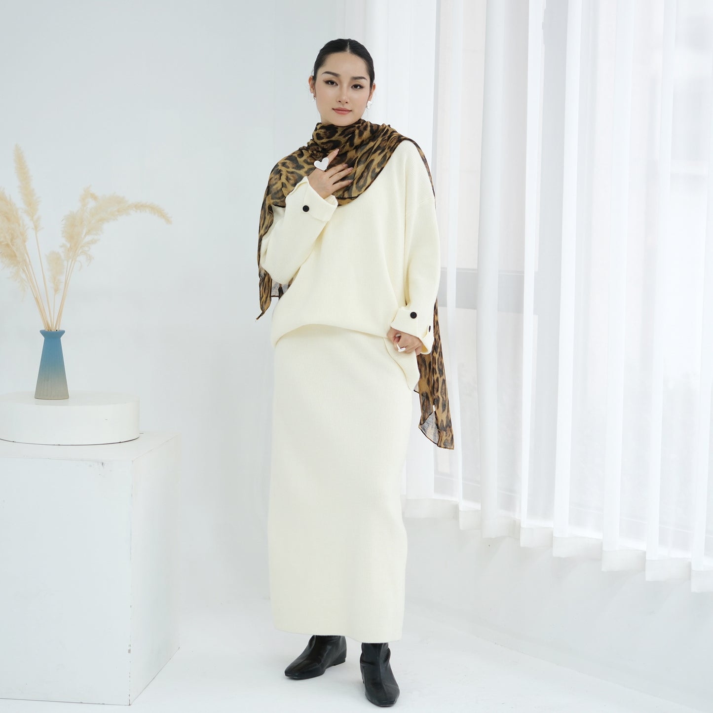 HS6601 Autumn and Winter Thickened Knitted Suit Solid Color Two-piece Skirt Suit (optional Headscarf)