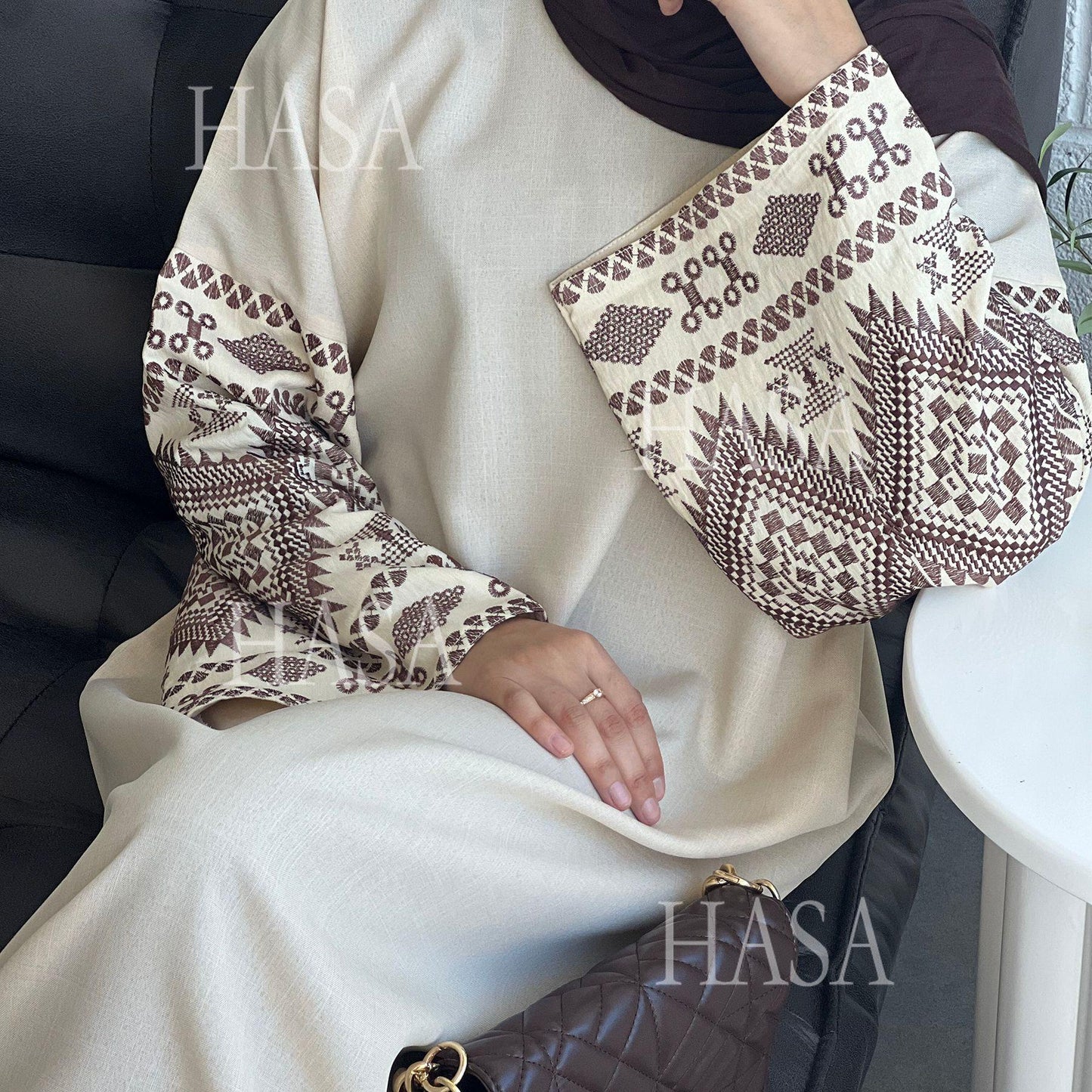 HS6533 Long robe with wide sleeves and exquisite embroidery