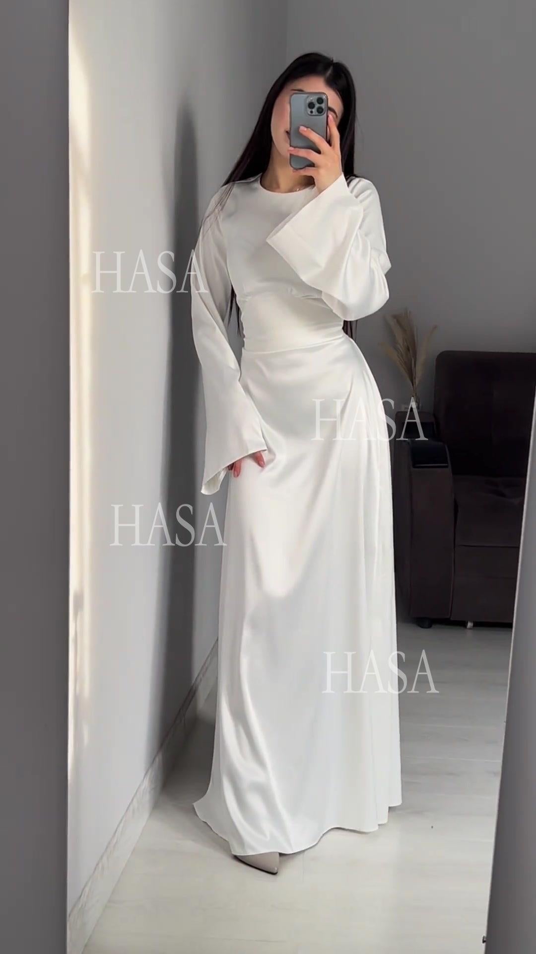 HASA HS6757 Classic Round Neck Flowy Maxi Dress