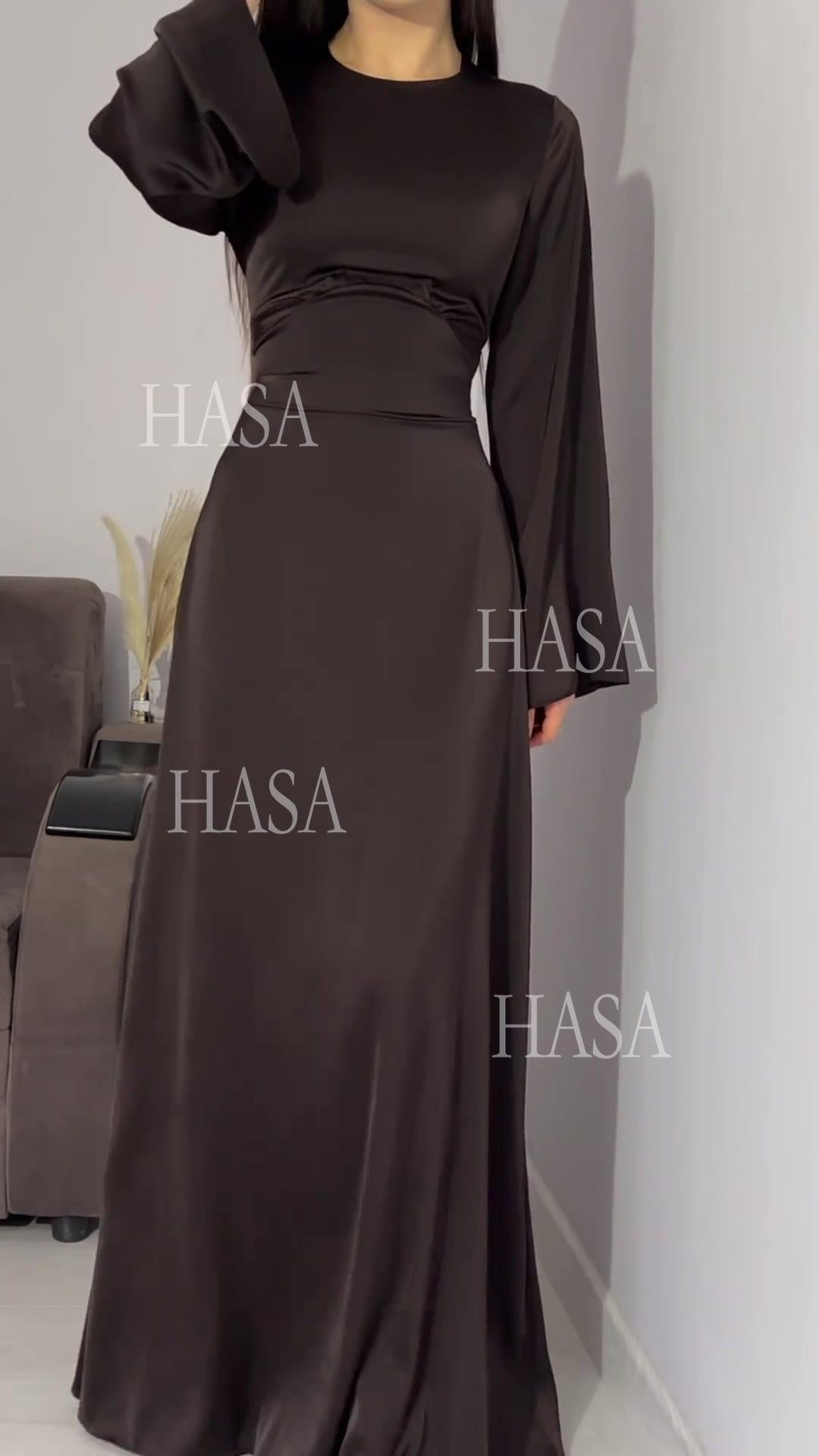 HASA HS6757 Classic Round Neck Flowy Maxi Dress