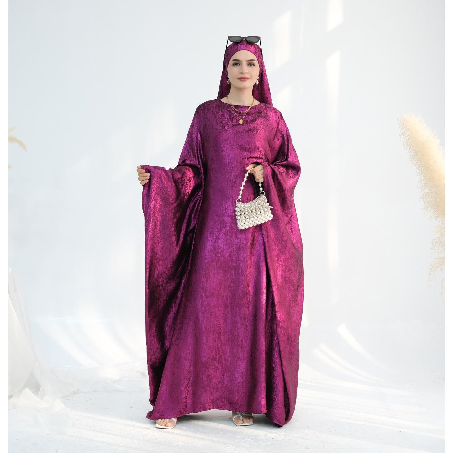HS5878 A Glossy Dress That Combines Softness and Fluidity