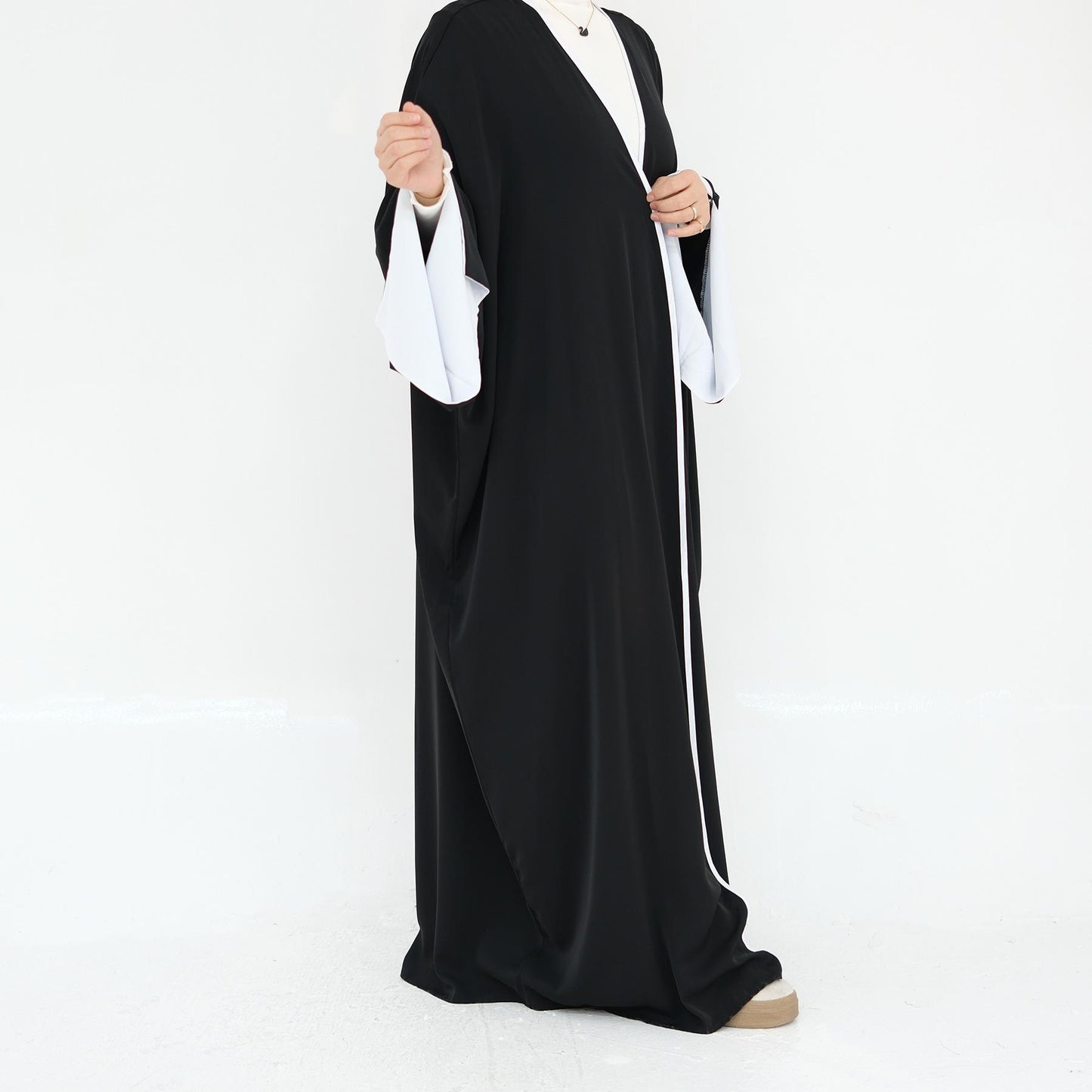 HS5877 The Loose-fitting Robe Has A Lightweight Silhouette That Is Perfect for Any Occasion open abaya outfit
