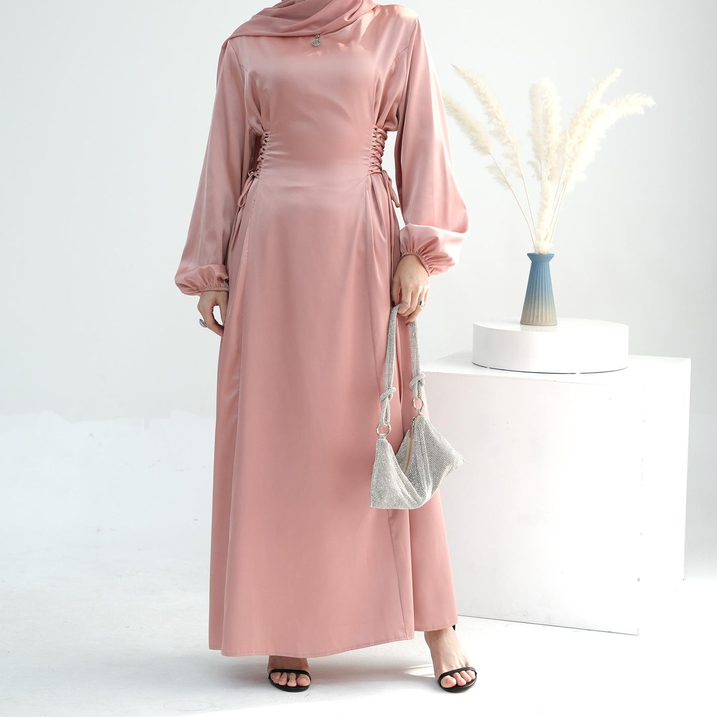 HASASERIES HS0991 Robe élégante à col haut et couleur unie