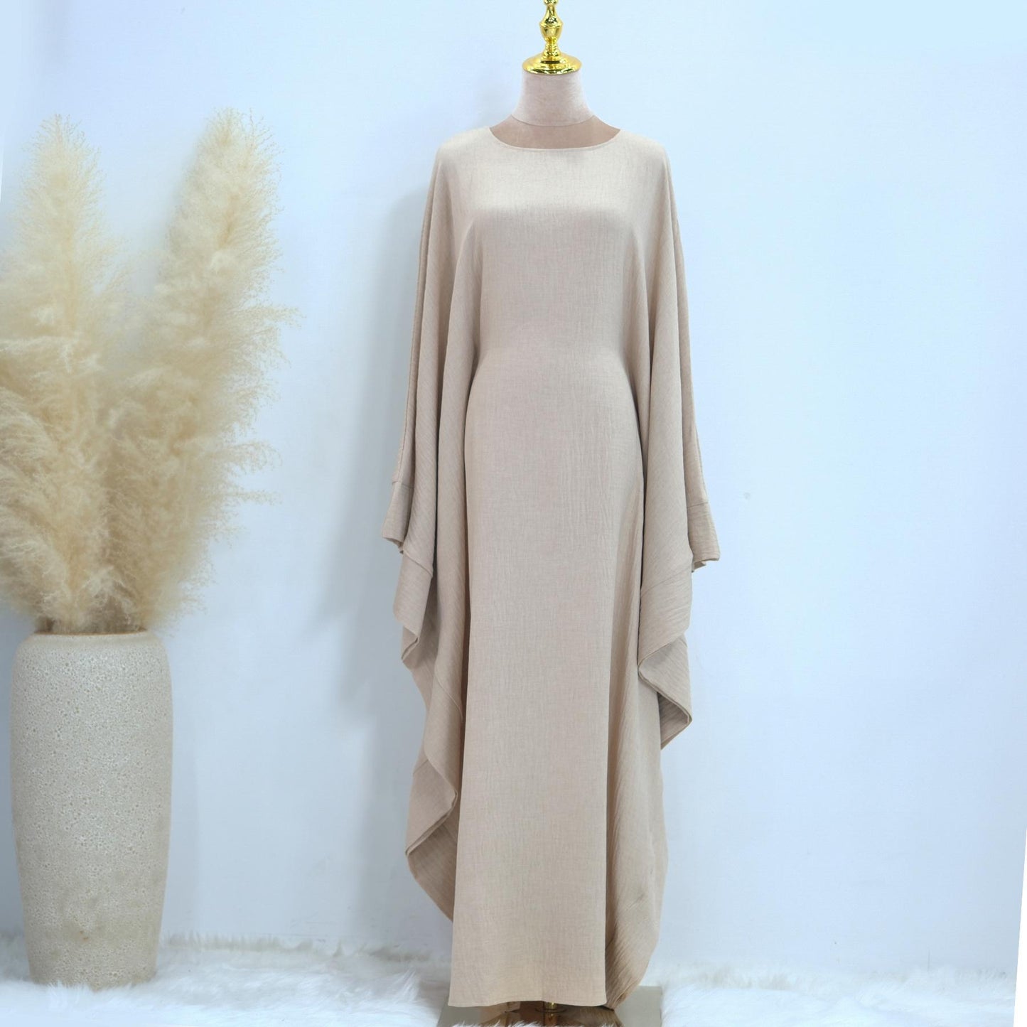 HASASERIES HS1177 Robe caftan en crêpe à manches chauve-souris avec ceinture intégrée