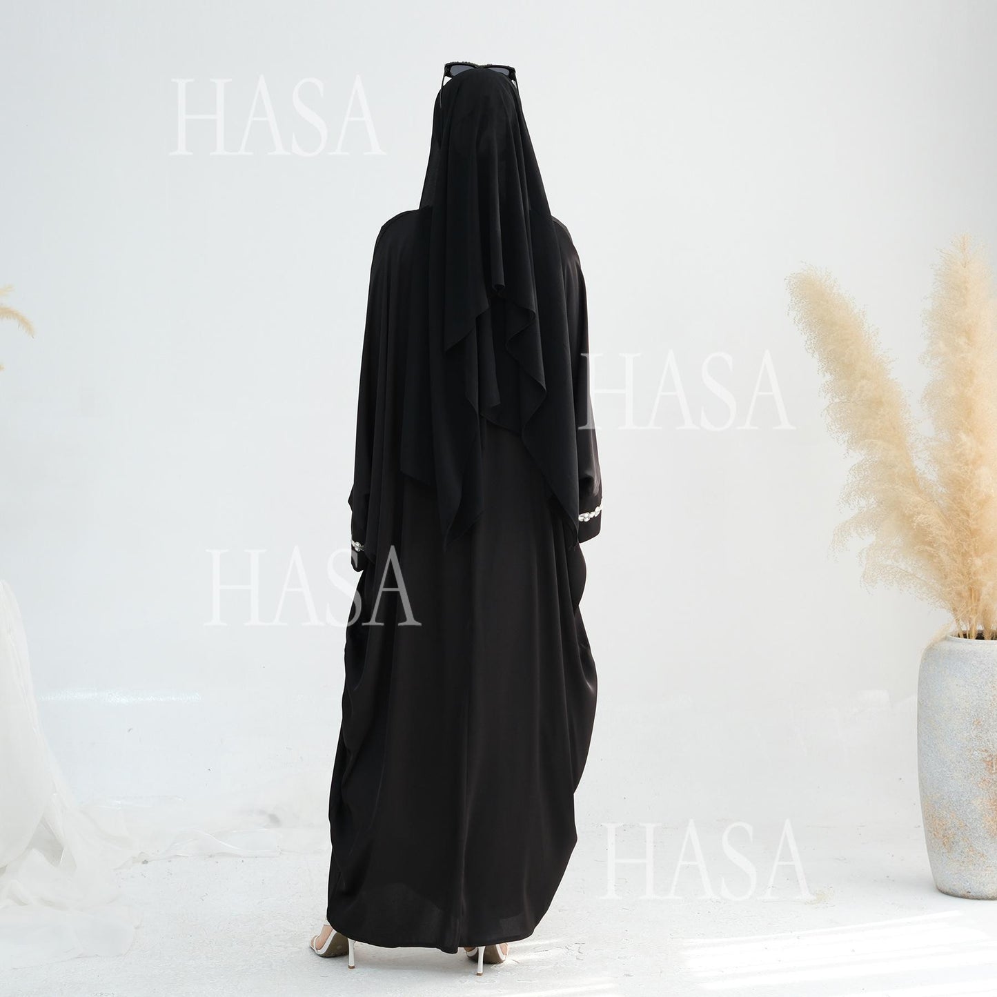 HS5882 A Cardigan Dress with Exquisite Hot Diamond Embellishment and Elegant Details closed abayas
