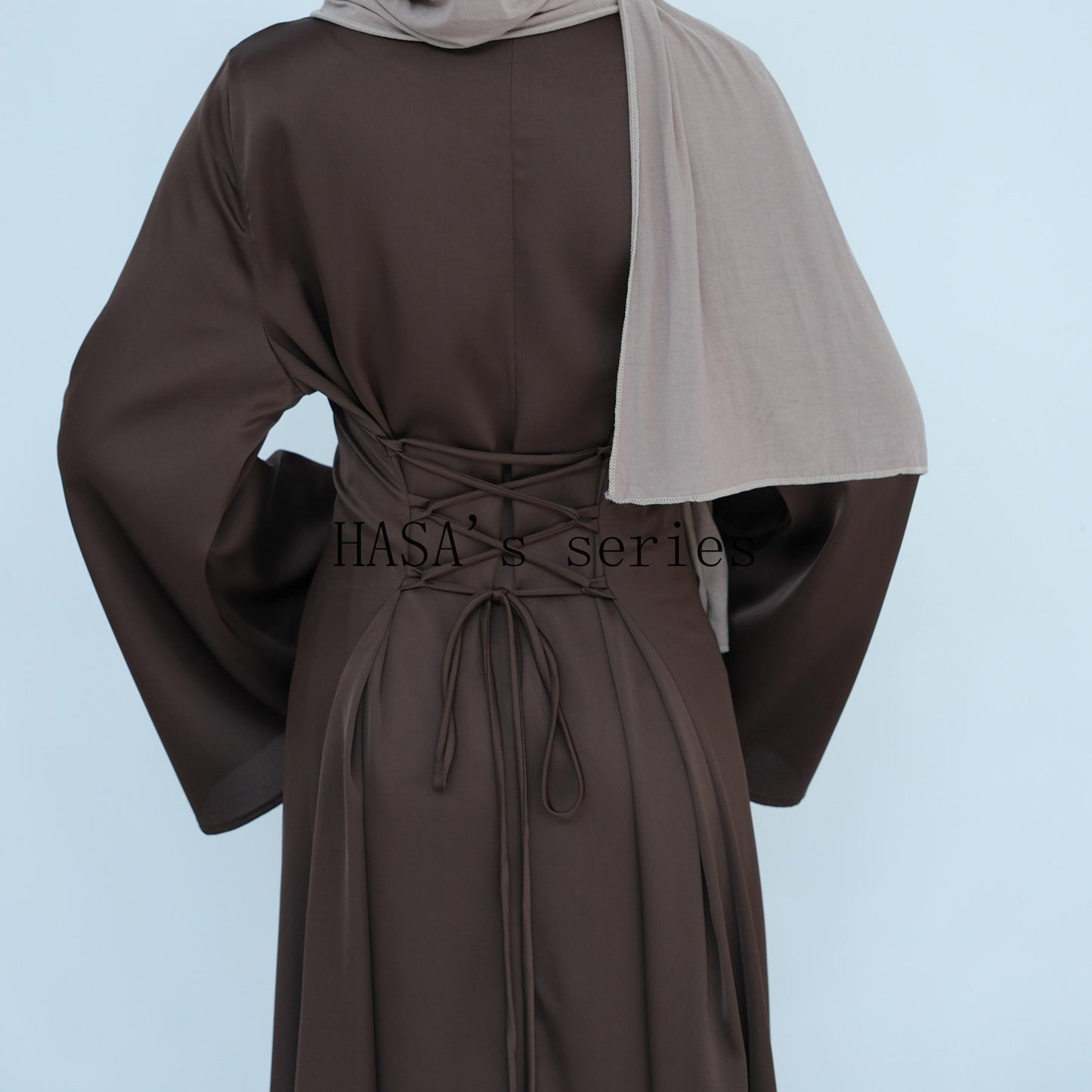 HS4847 A Long Dress with A Fitted Waist Design, Featuring A Clean and Elegant Silhouette.