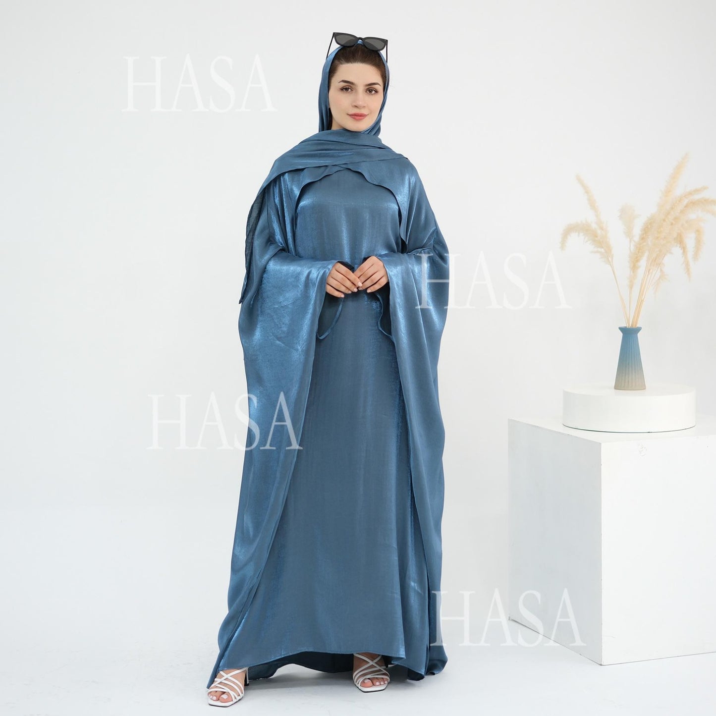 HS6584 Solid Color Beaded Loose Elegant Robe Dress