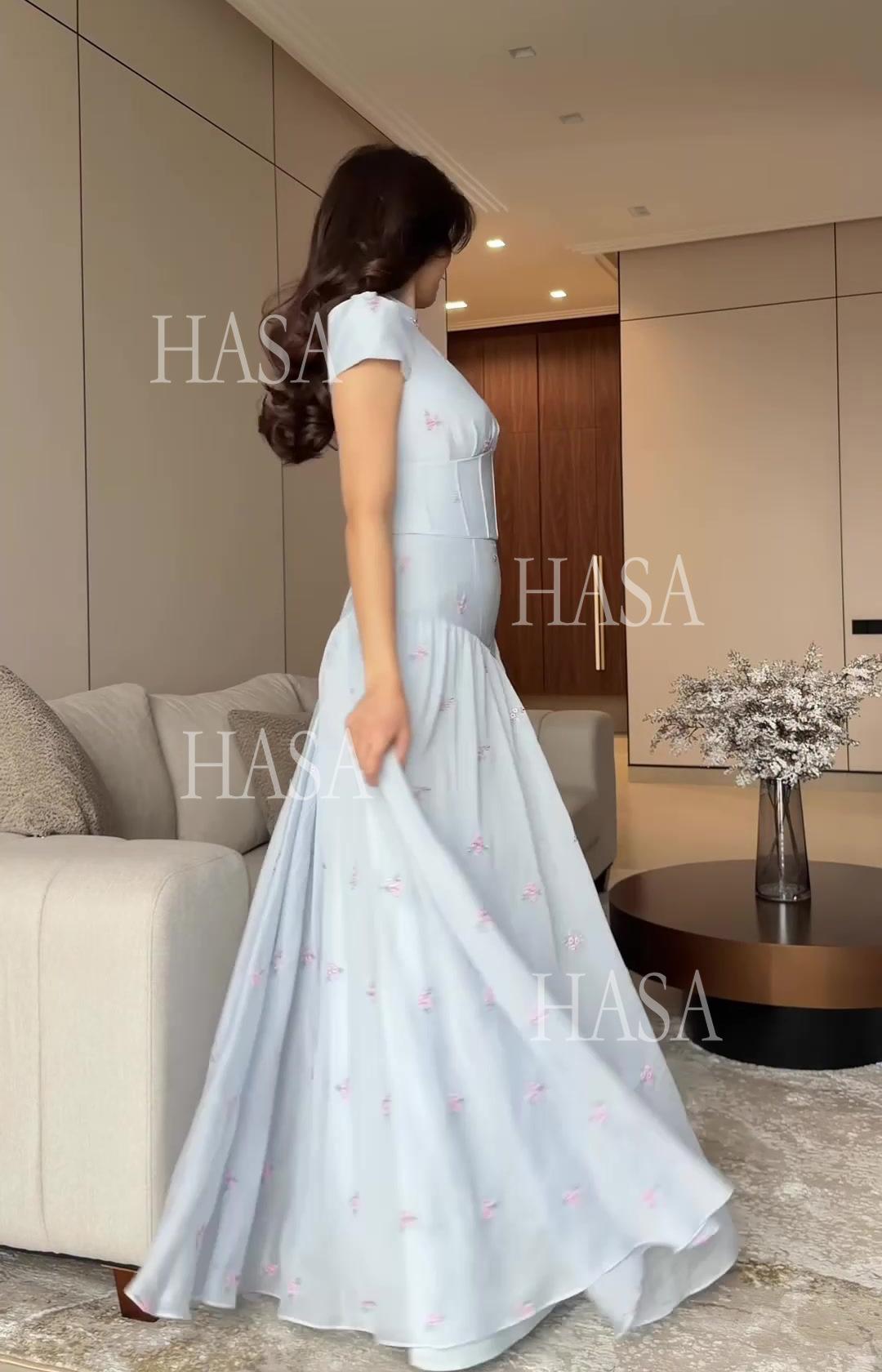 HS6737 Chic Romantic Maxi Dress with Soft Floral Print