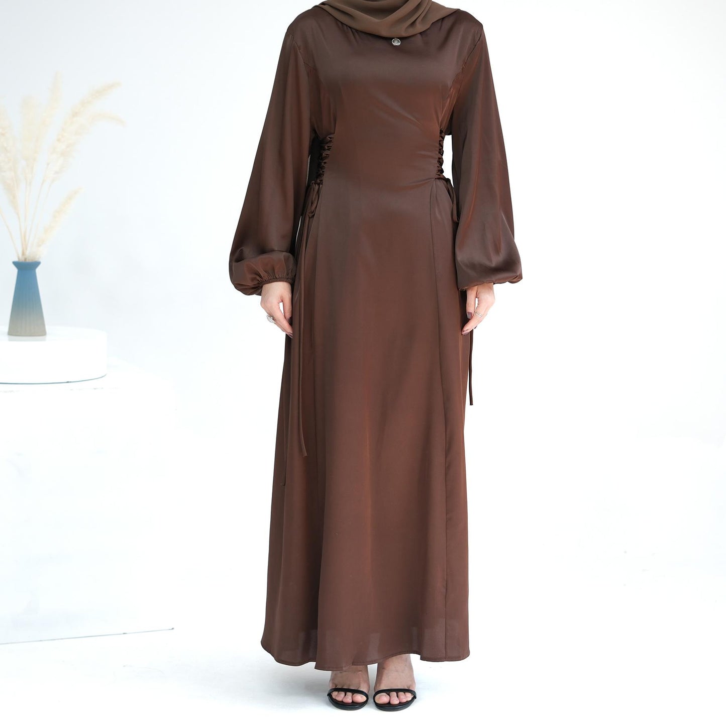 HASASERIES HS0991 Robe élégante à col haut et couleur unie