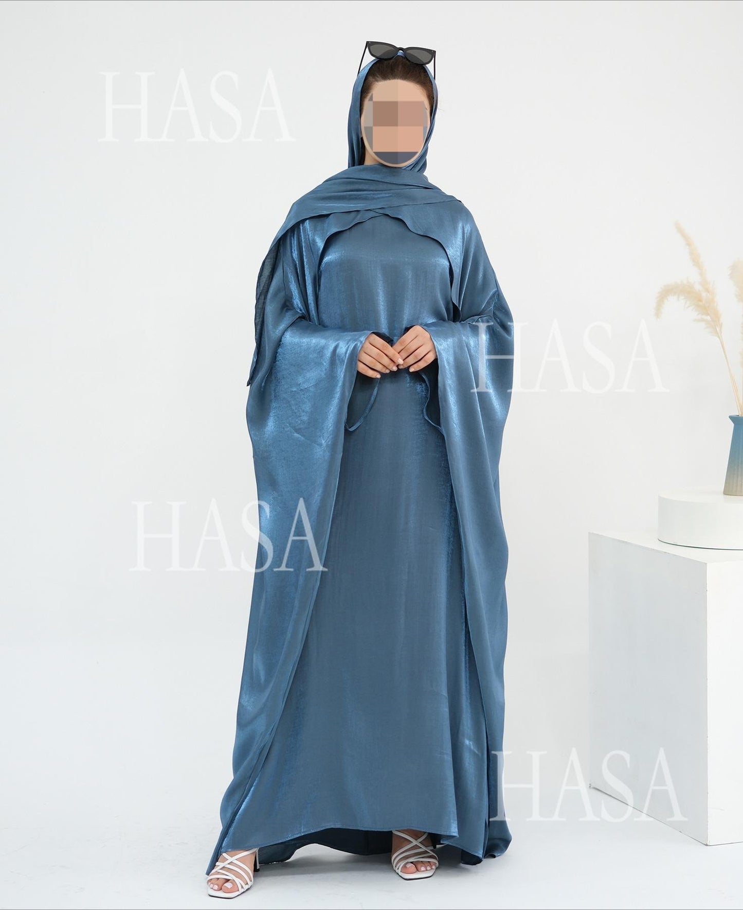 HS6584 Solid Color Beaded Loose Elegant Robe Dress