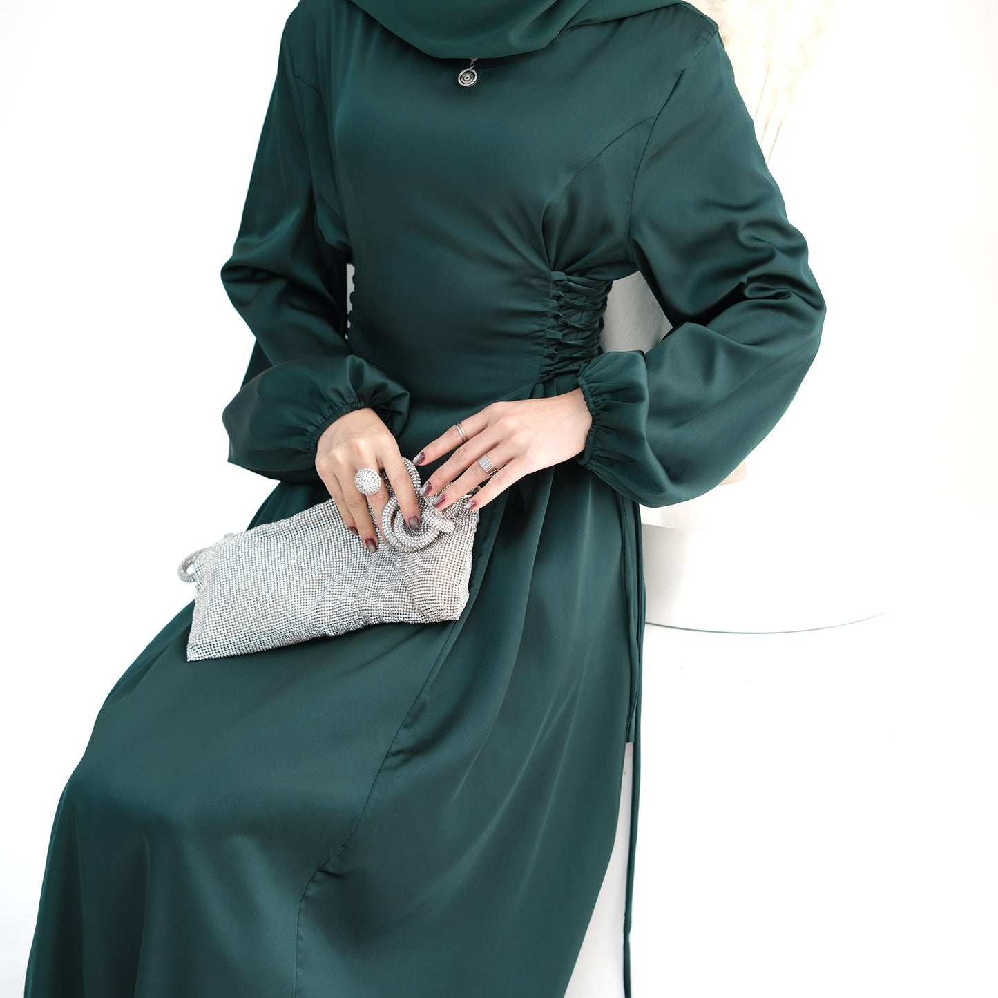 HASASERIES HS0991 Robe élégante à col haut et couleur unie