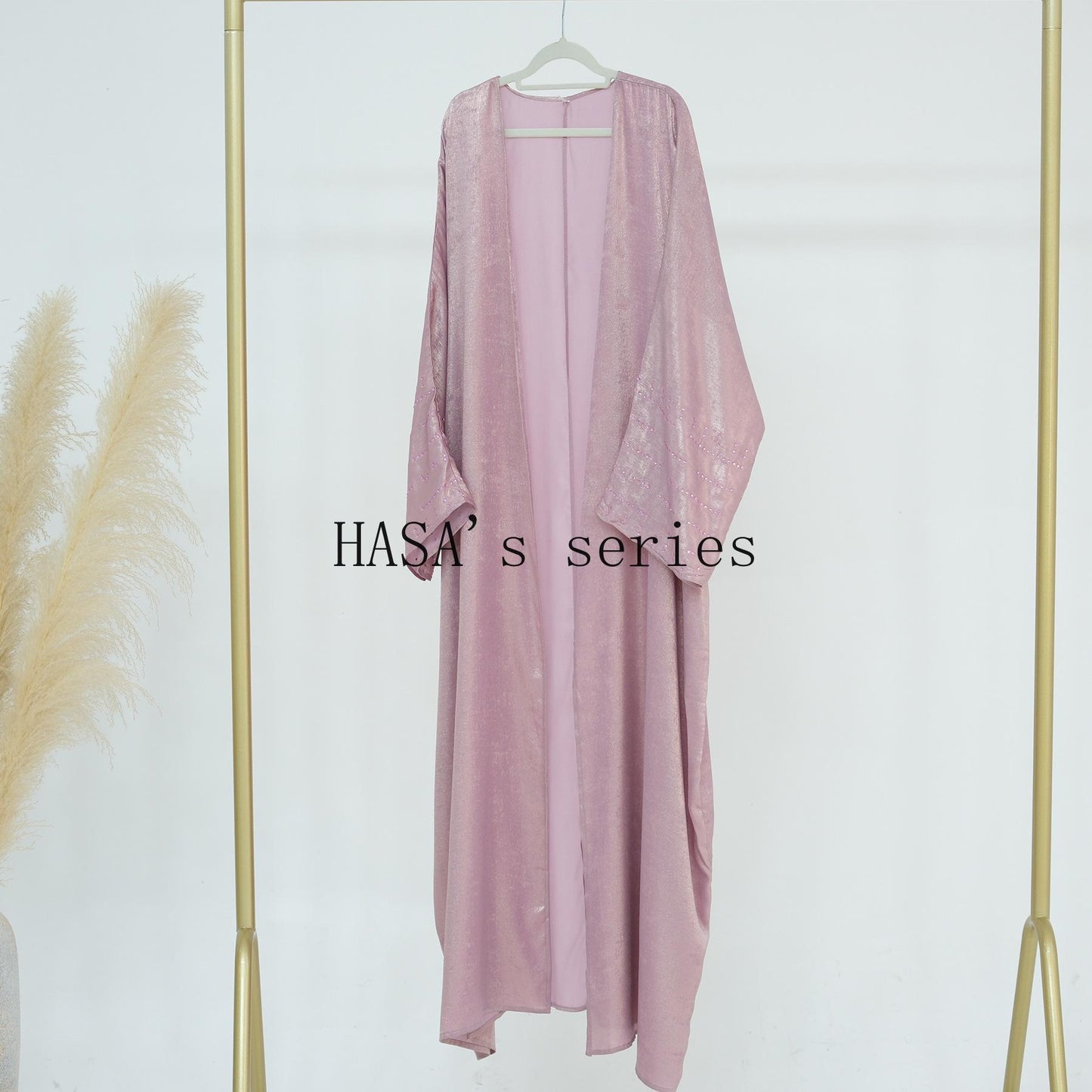 HS4844 A loose, long, robe-style dress made of velvet material, an elegant and sophisticated design with a refined texture.