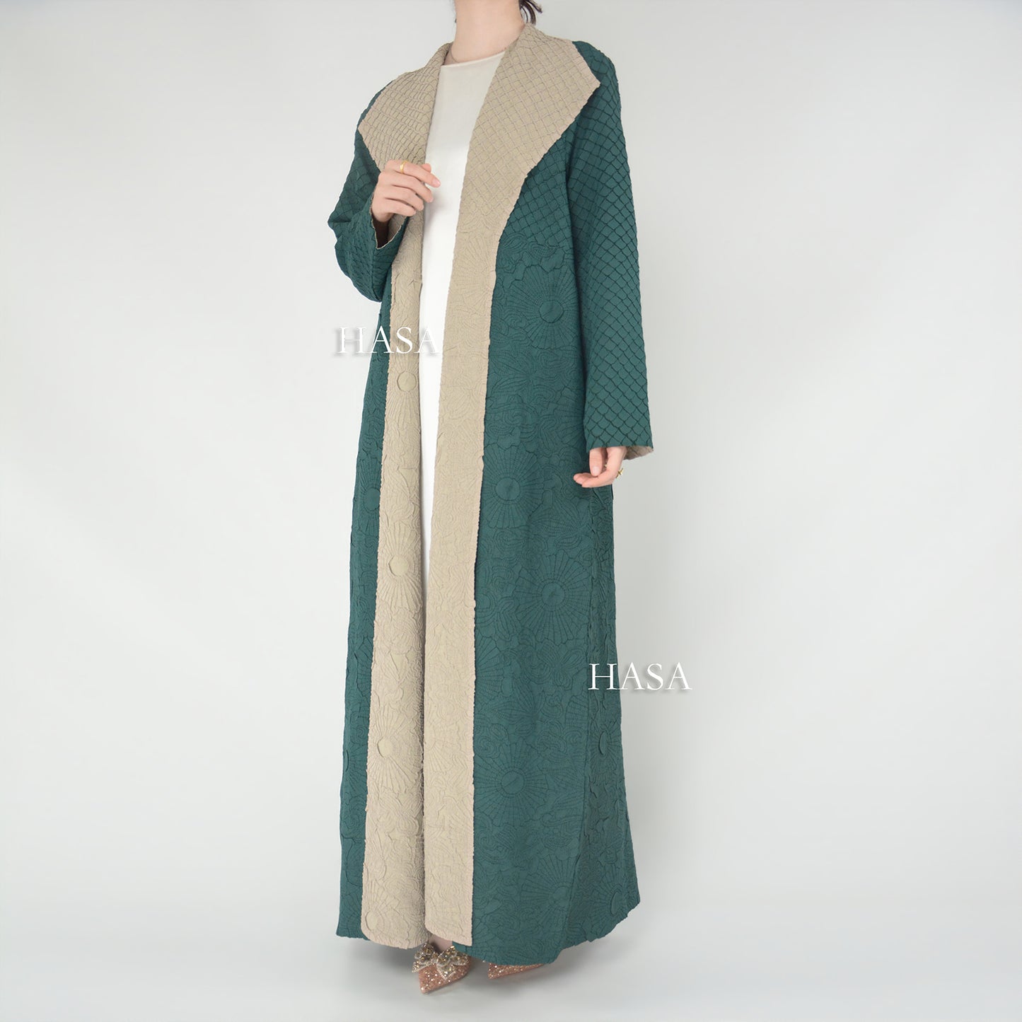 HS6702 Midnight Elegance Navy Abaya with Contrast Collar