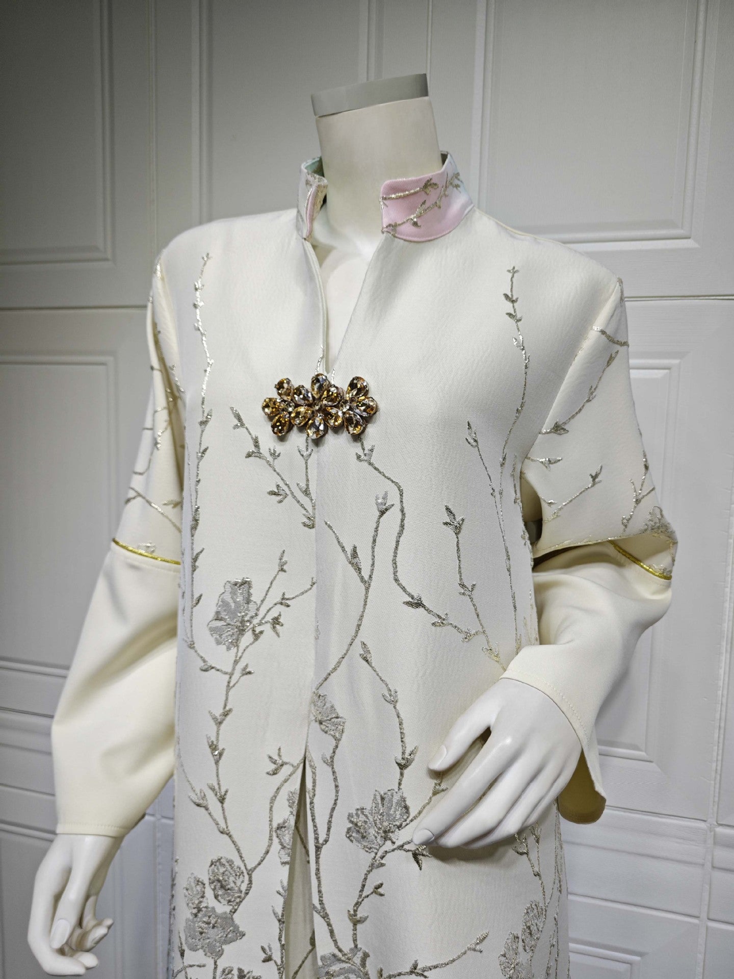 HS6645 Jacquard Embroidered Gradient Robe with Elegant Layered Design