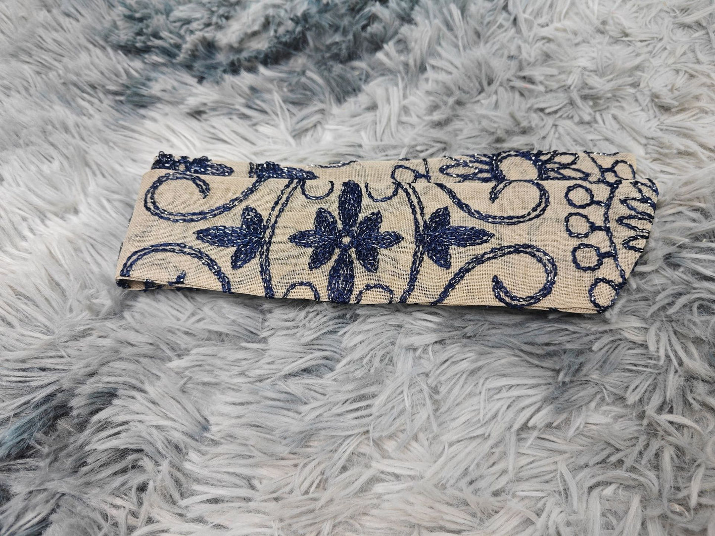 HS6653 Embroidered Robe Two-piece Set, Elegant and Lightweight Design.