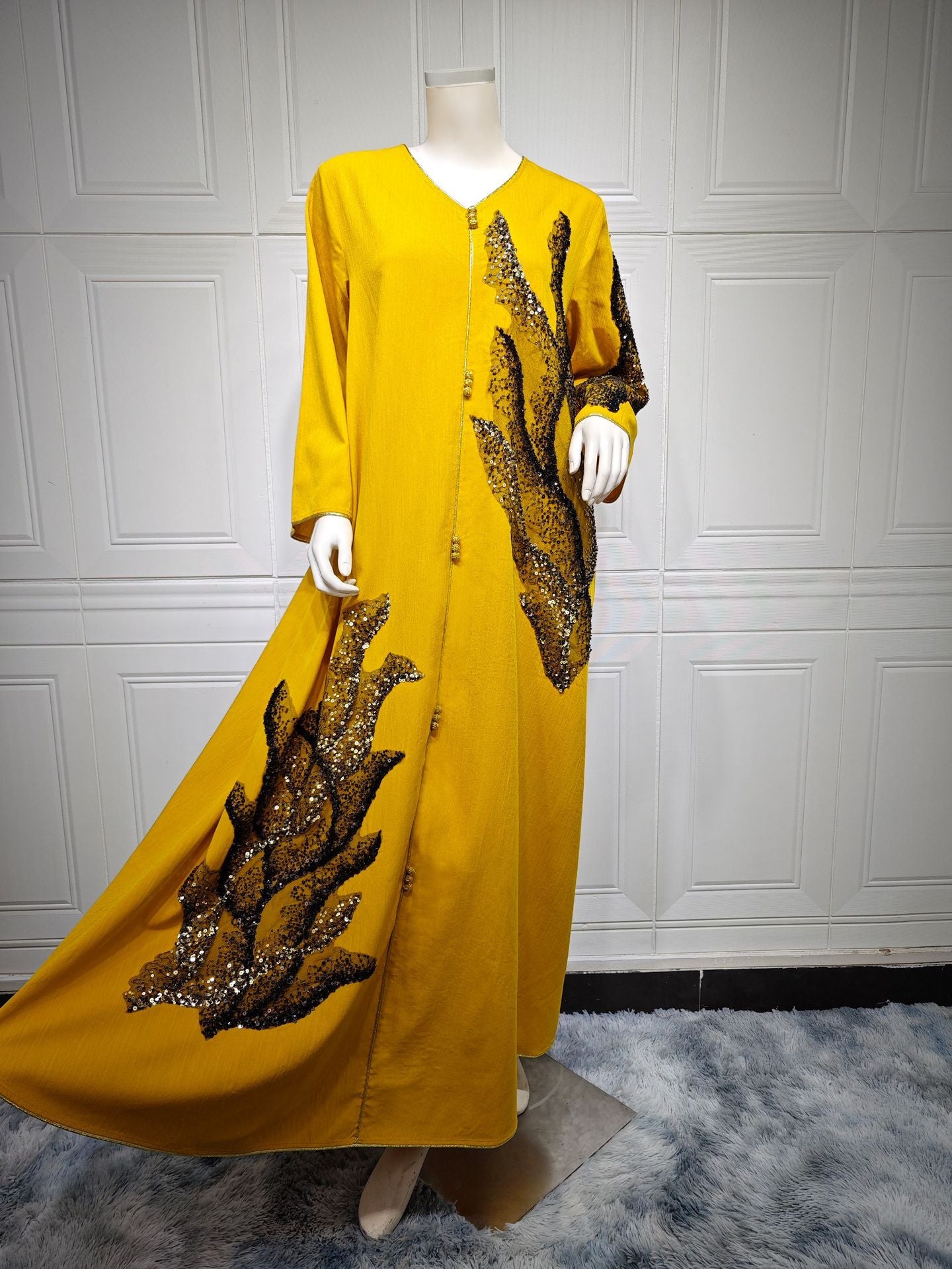 HS6659  Long-sleeved Sequined Embroidered Patchwork Dress with A Light Silhouette and Soft Color Scheme.