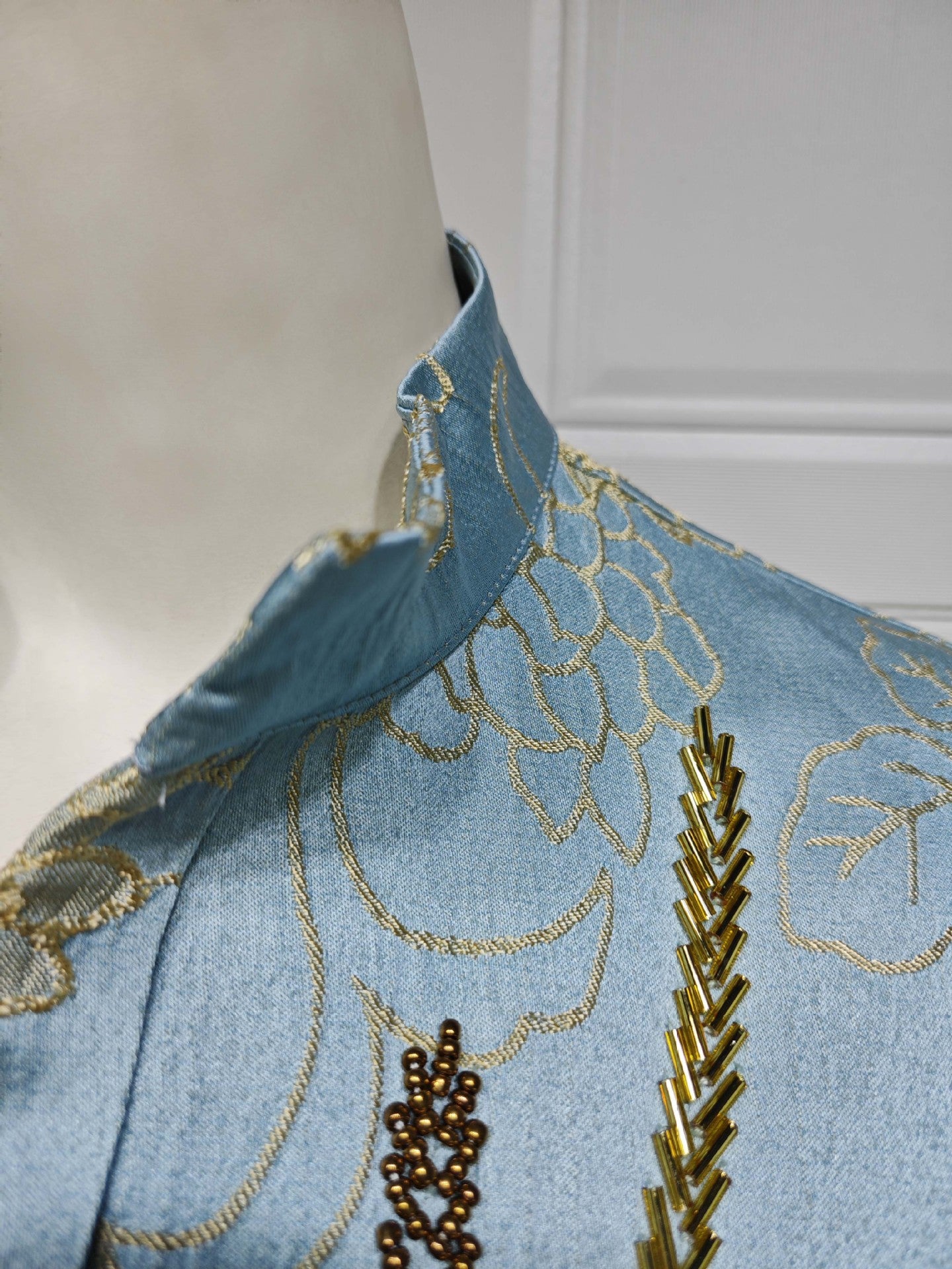 HS6656 V-neck jacquard beaded dress with elegant three-dimensional texture design