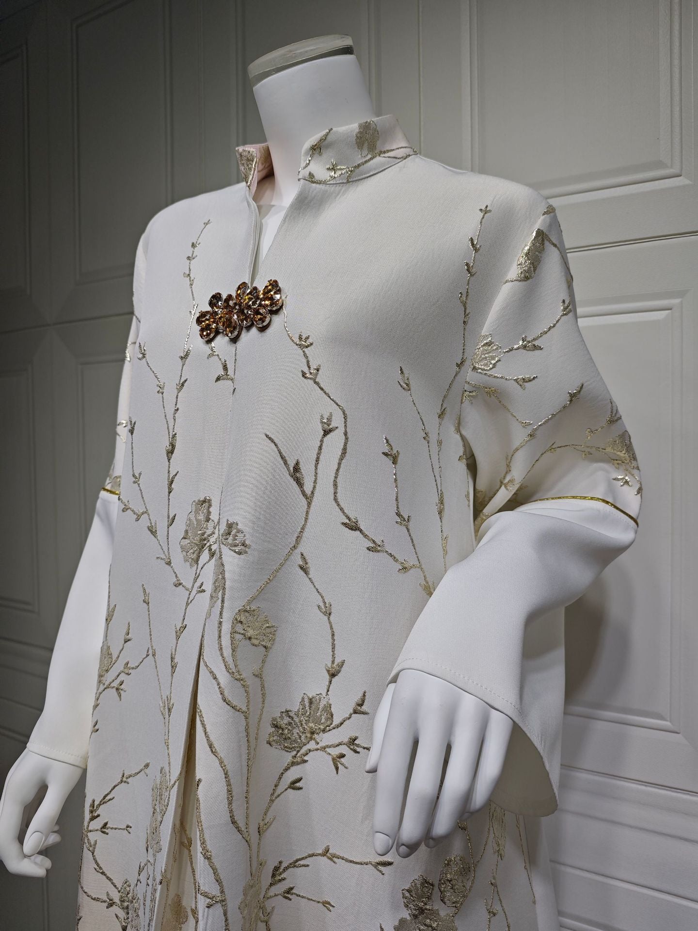 HS6645 Jacquard Embroidered Gradient Robe with Elegant Layered Design