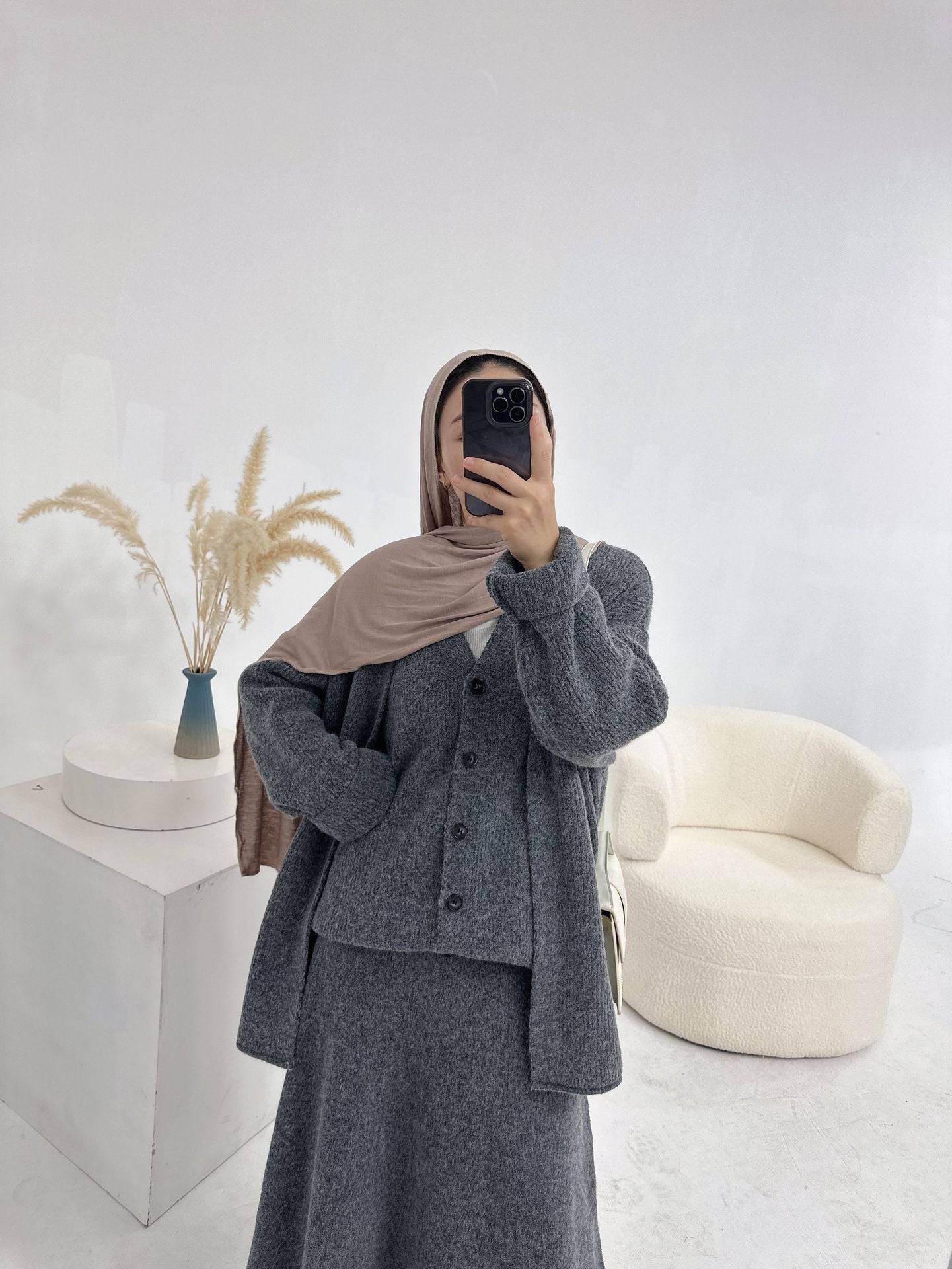 HS6596 Autumn and winter thickened knitted three-piece suit (excluding headscarf) vest + cardigan + skirt
