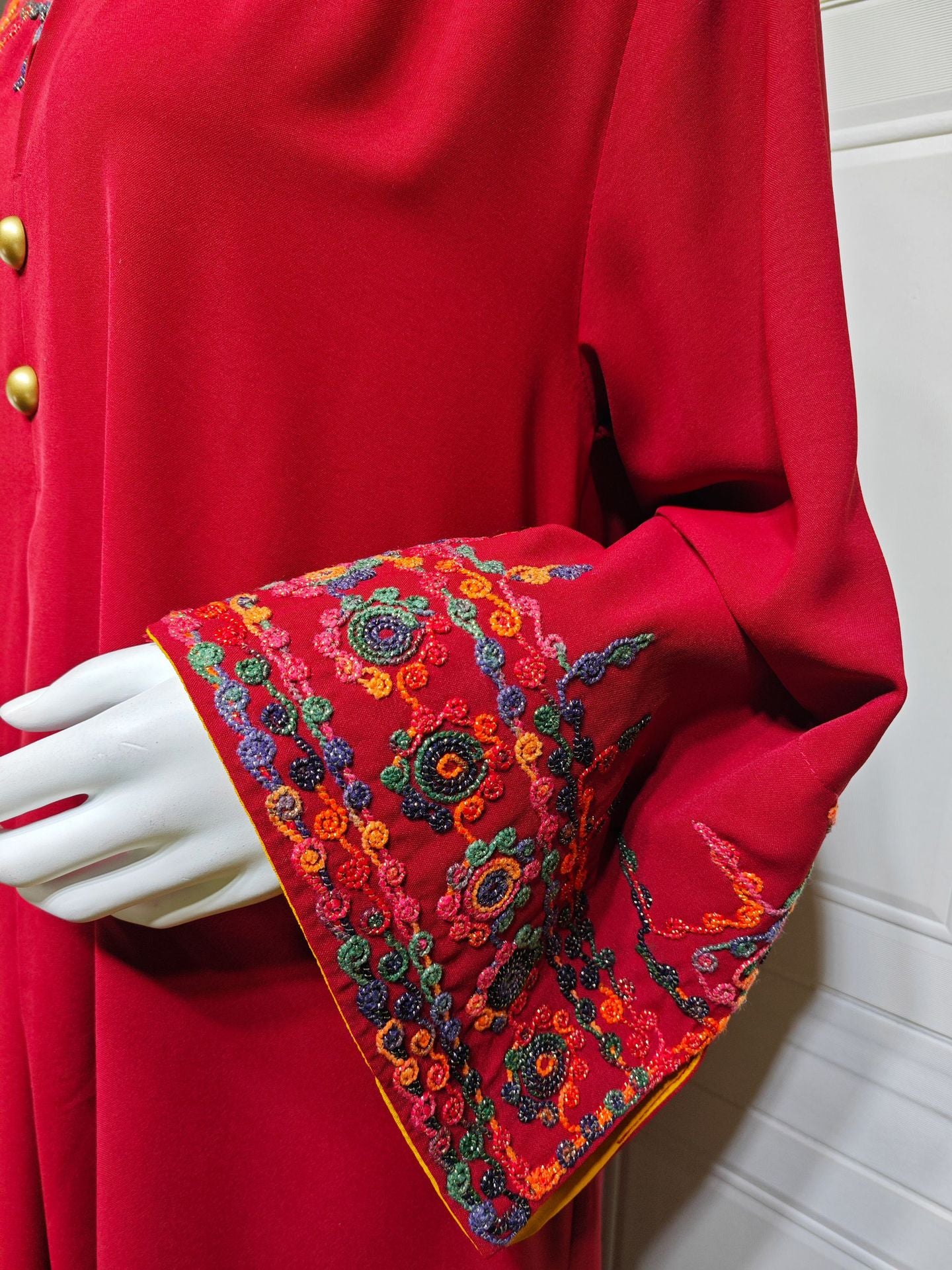 HS6655 Embroidered loose-fitting long dress | Soft drape and delicate cuff design