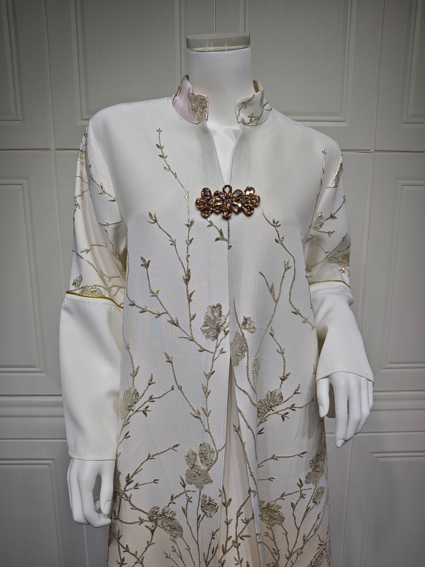 HS6645 Jacquard Embroidered Gradient Robe with Elegant Layered Design