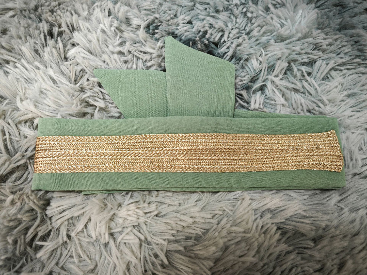 HS6643 Two-piece robe dress with gold foil stamping