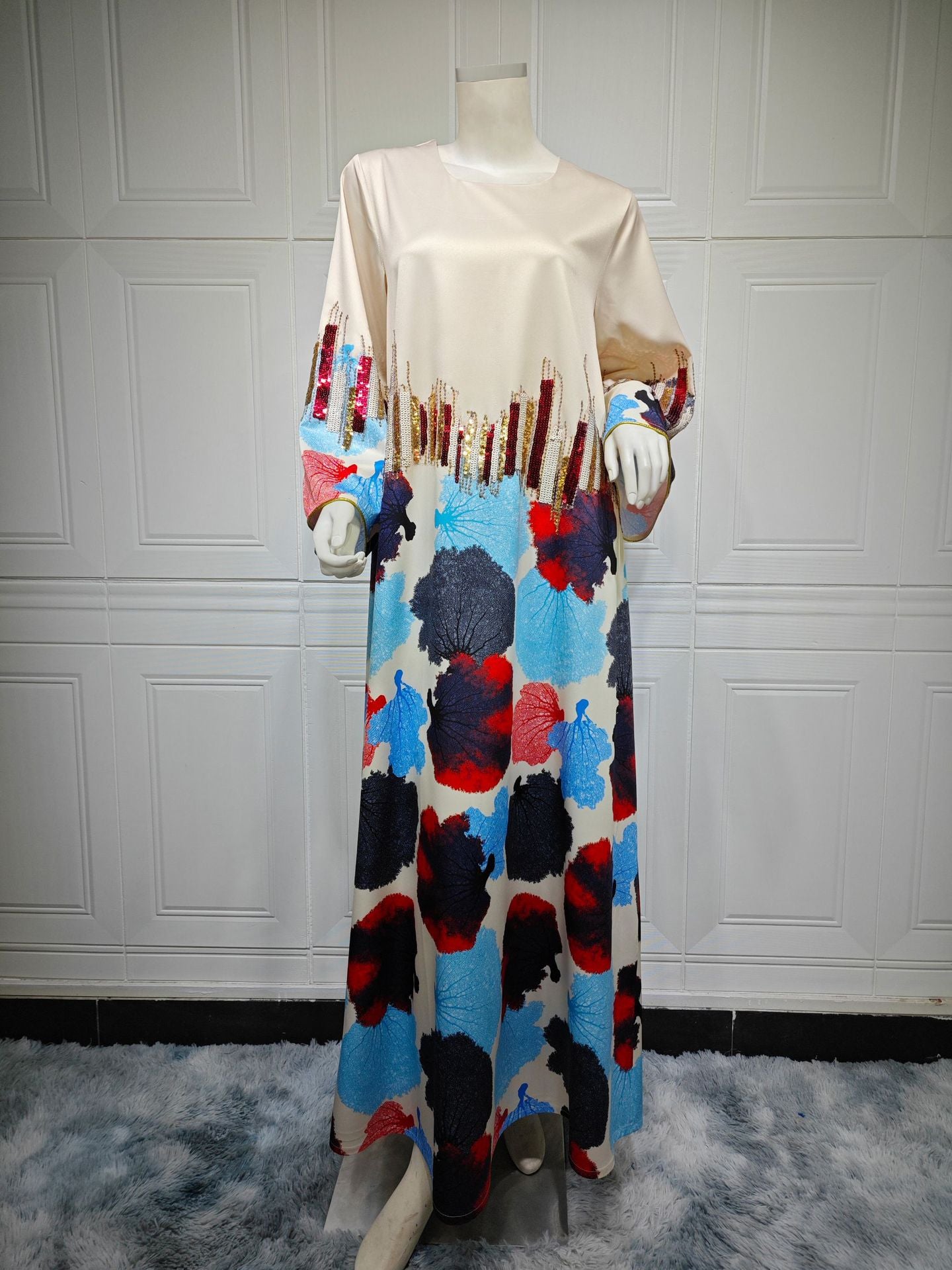 HS6665 Sequined, loose-fitting long dress with print and sequin design.