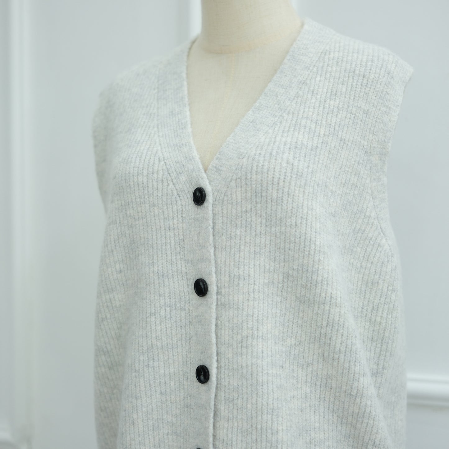 HS6596 Autumn and winter thickened knitted three-piece suit (excluding headscarf) vest + cardigan + skirt