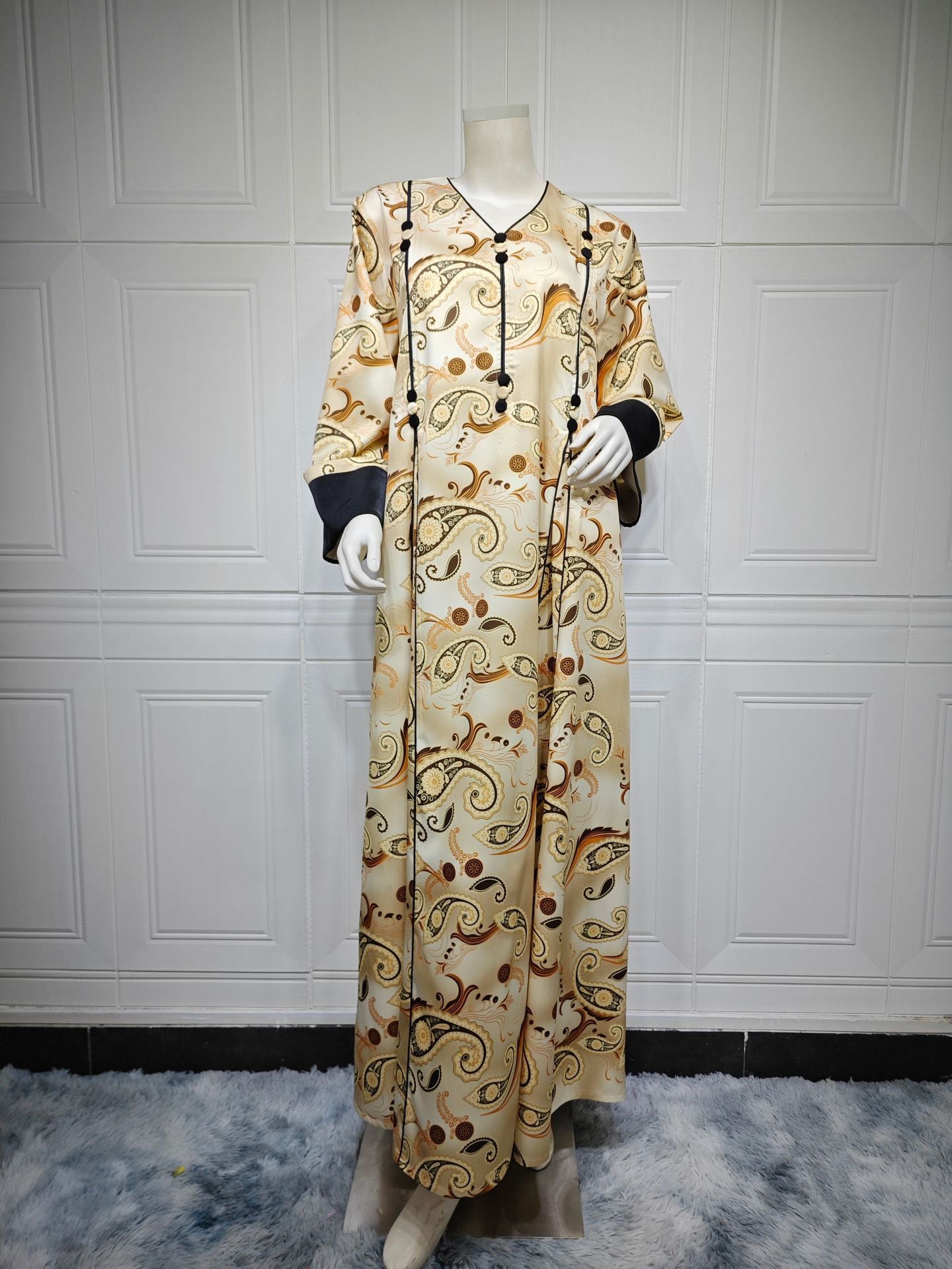 HS6647 Mesh-paneled embroidered robe; elegant three-dimensional embroidered dress