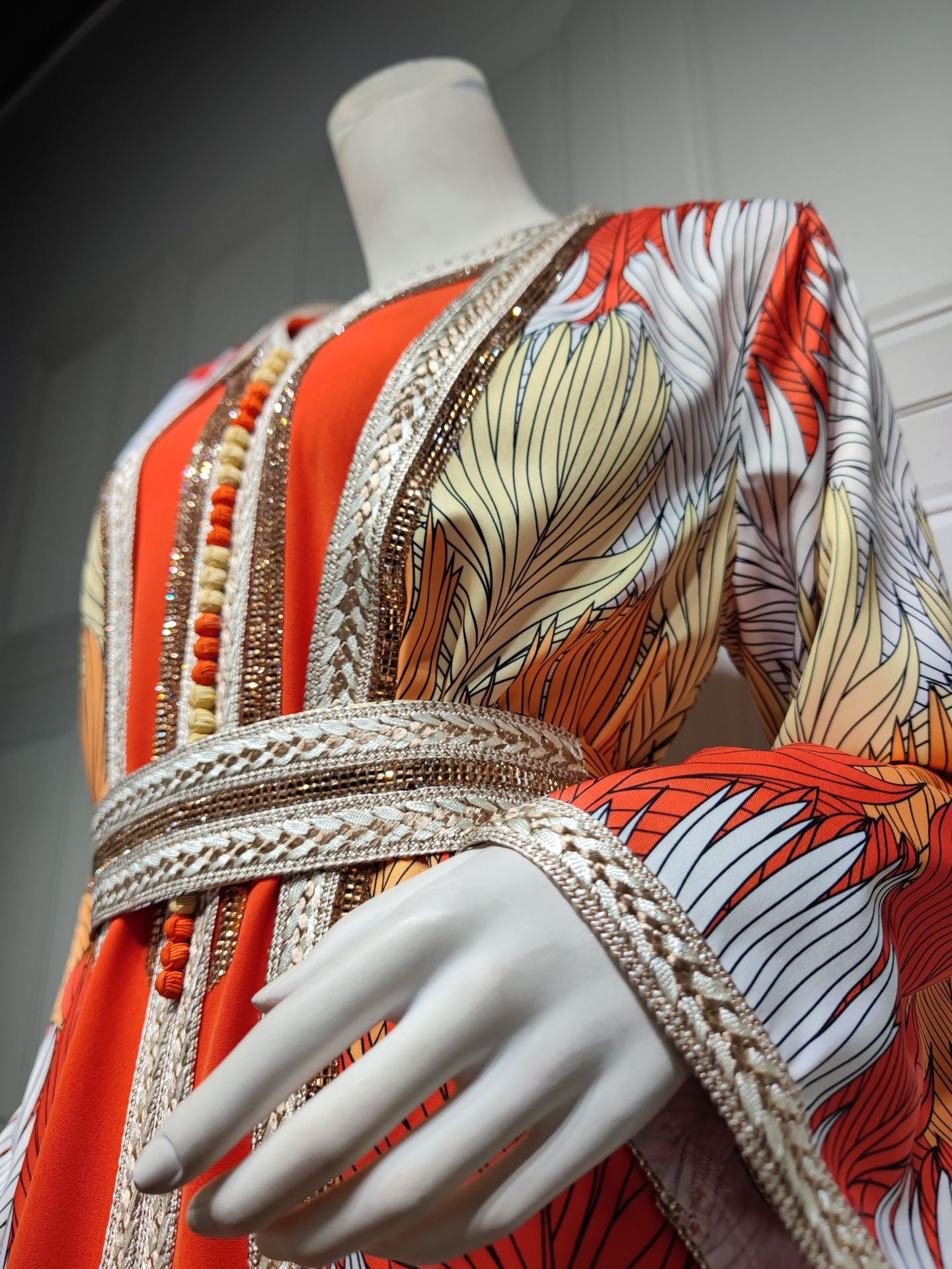 HS6646 Long-sleeved woven ribbon rhinestone print robe set with exquisite rhinestone design.