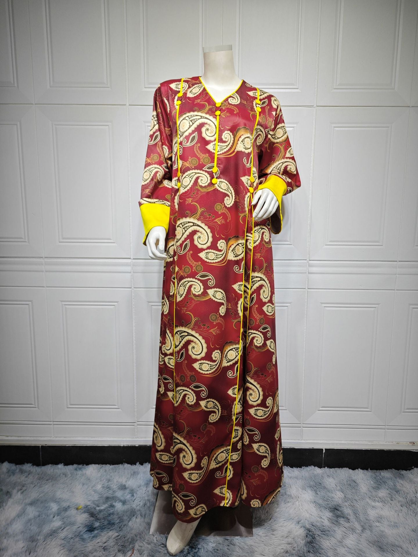 HS6647 Mesh-paneled embroidered robe; elegant three-dimensional embroidered dress