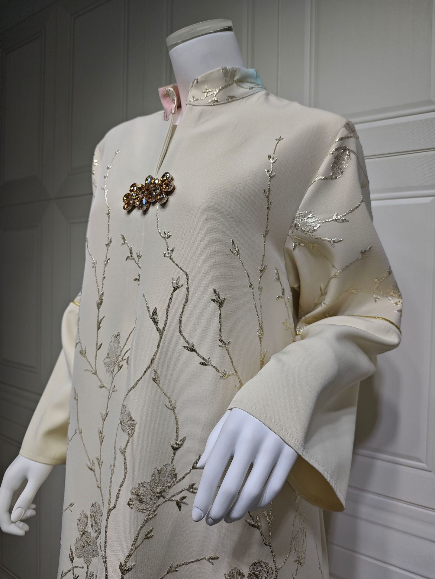 HS6645 Jacquard Embroidered Gradient Robe with Elegant Layered Design