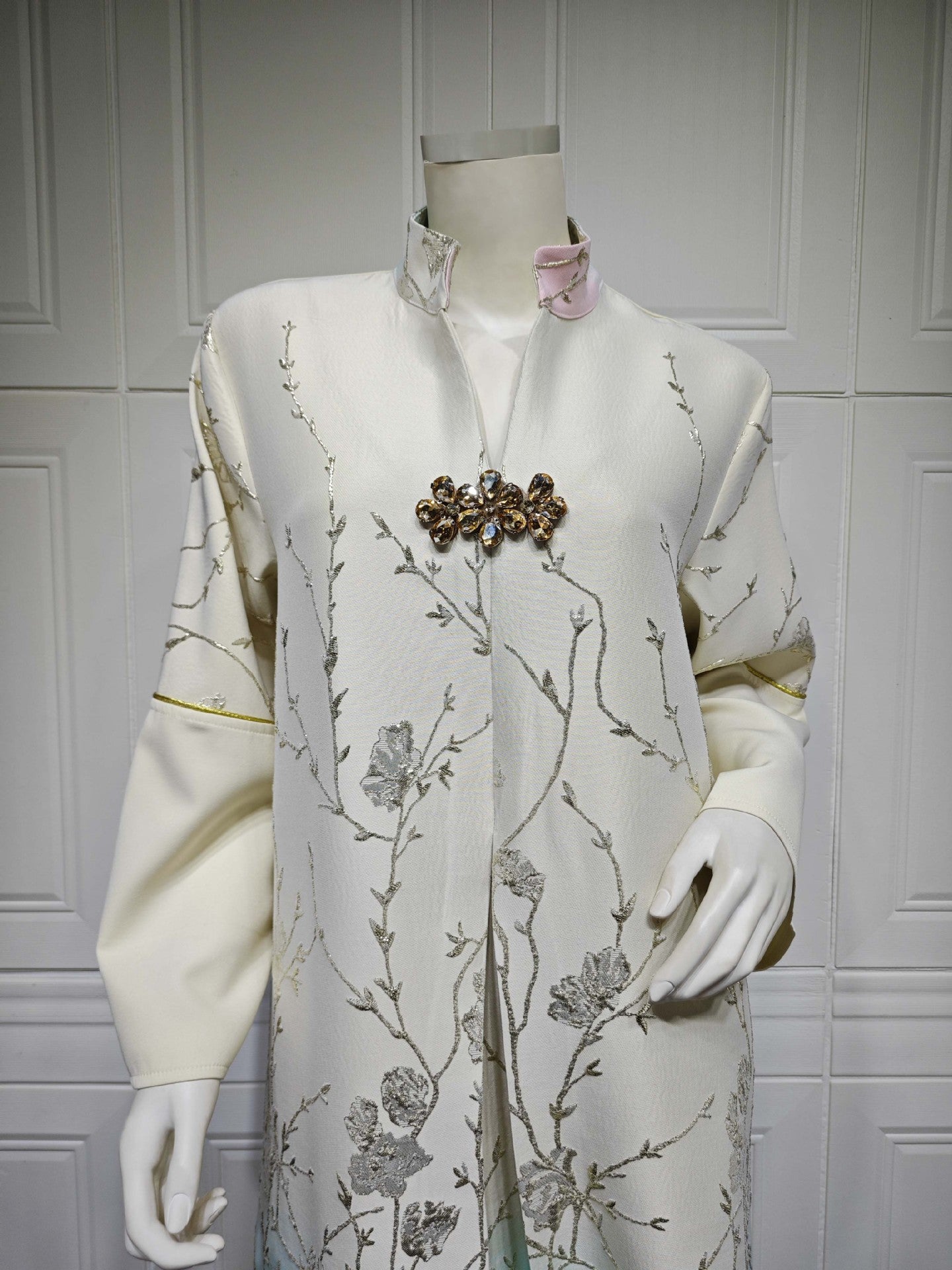 HS6645 Jacquard Embroidered Gradient Robe with Elegant Layered Design