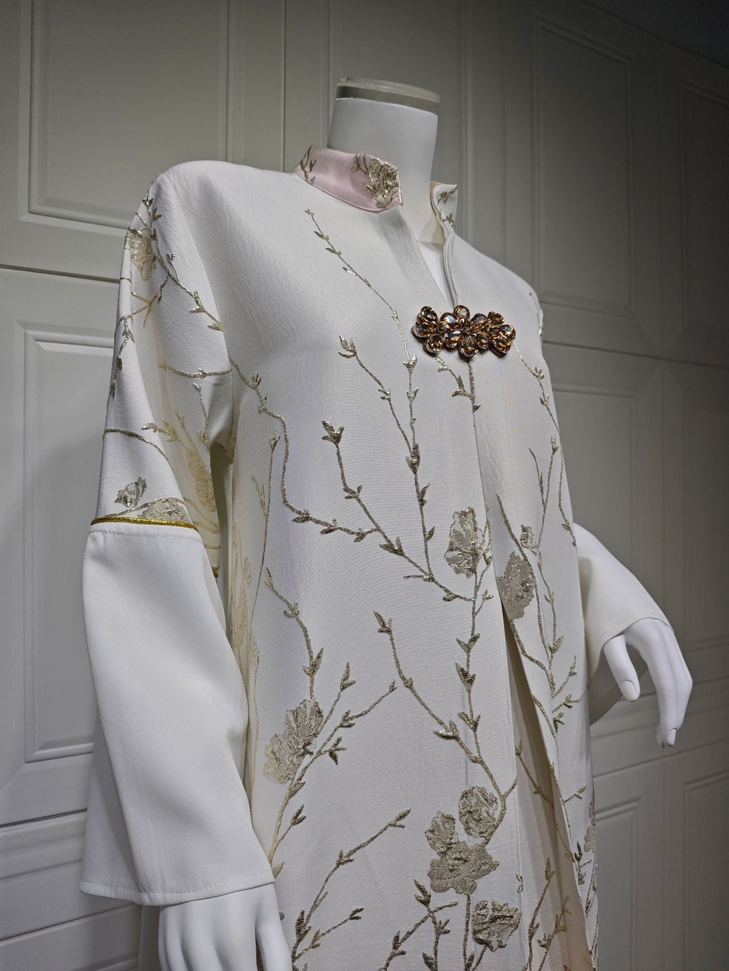 HS6645 Jacquard Embroidered Gradient Robe with Elegant Layered Design