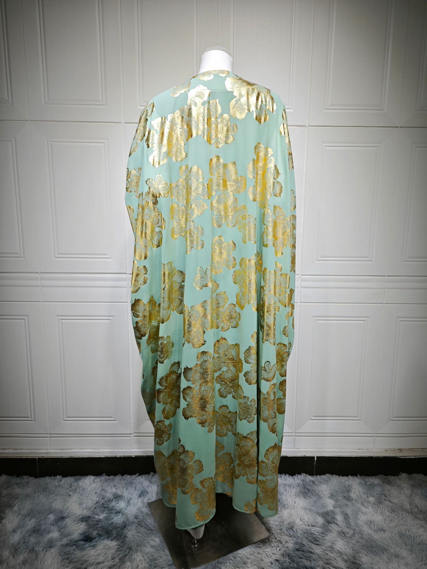 HS6643 Two-piece robe dress with gold foil stamping