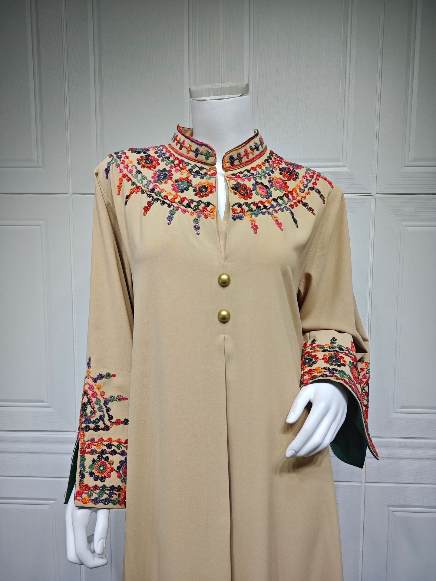 HS6655 Embroidered loose-fitting long dress | Soft drape and delicate cuff design