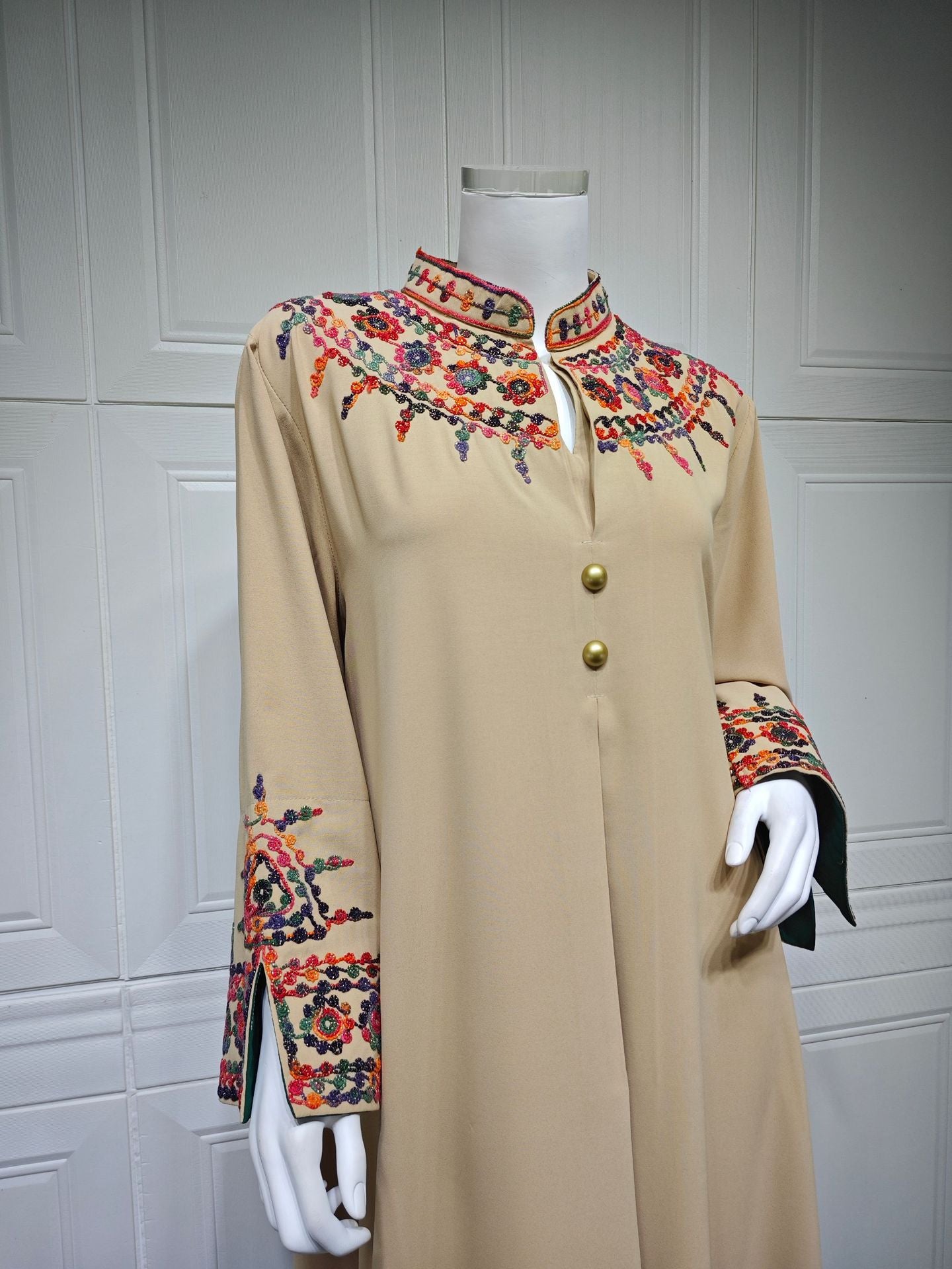 HS6655 Embroidered loose-fitting long dress | Soft drape and delicate cuff design