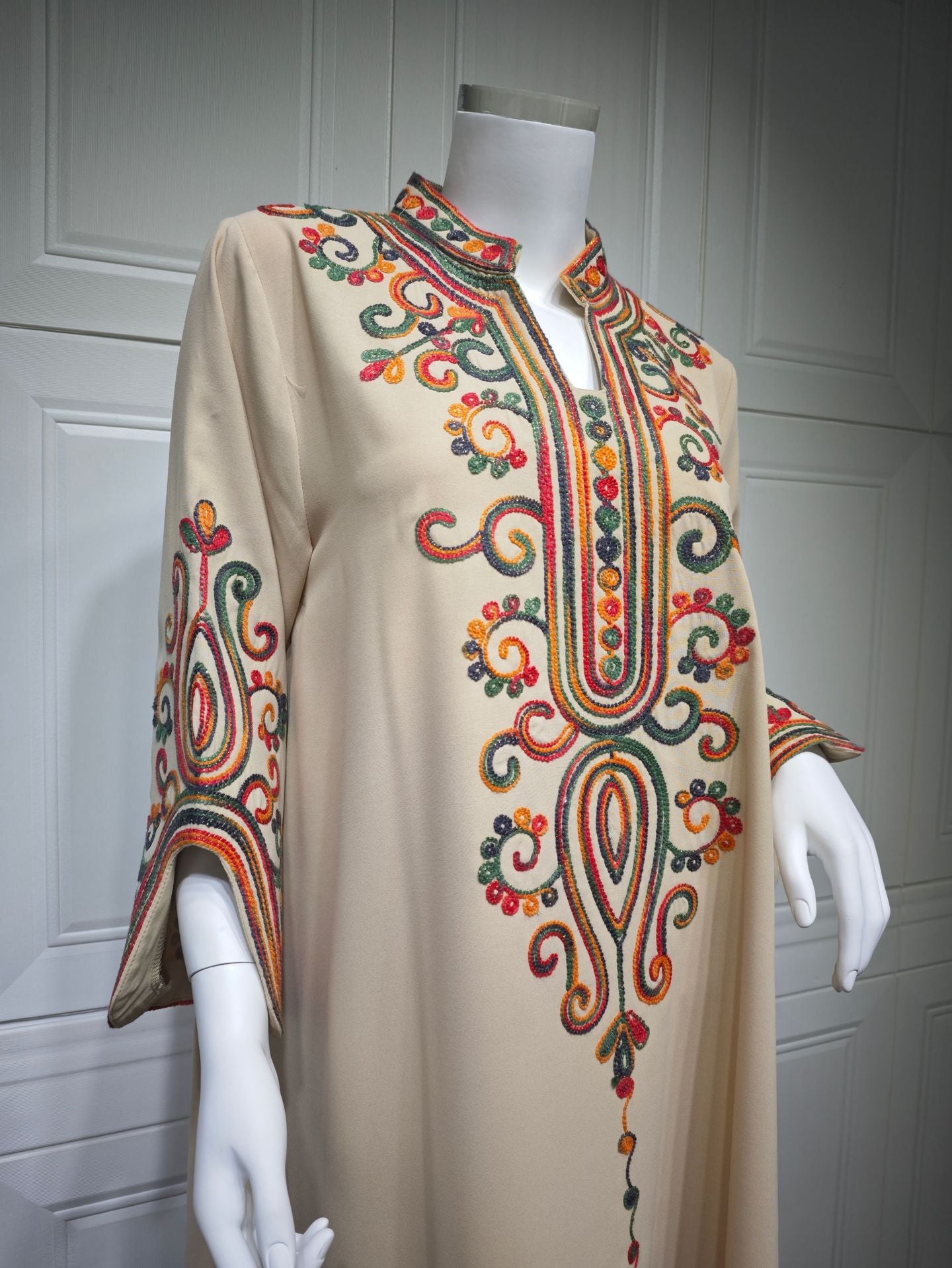 HS6652 Rope embroidery midi dress with elegant stand-up collar design