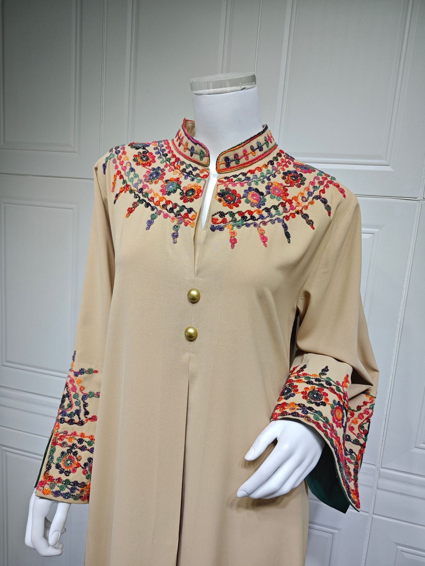 HS6655 Embroidered loose-fitting long dress | Soft drape and delicate cuff design