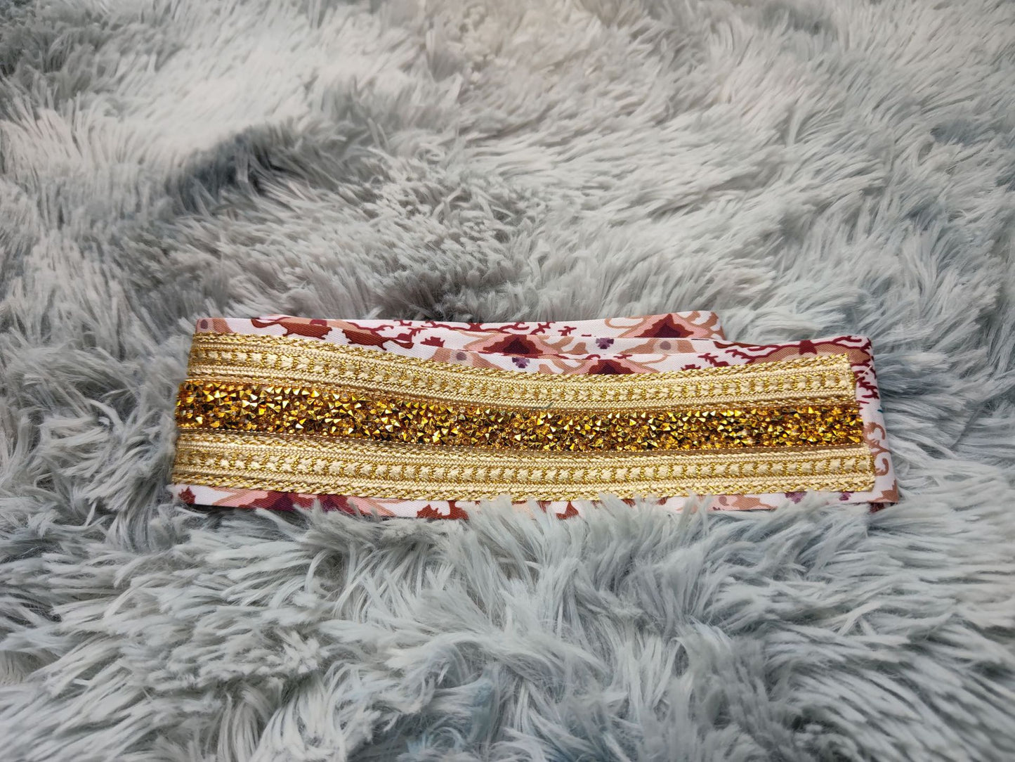 HS6644 Two-piece rhinestone-embroidered robe with understated luxury embroidery design