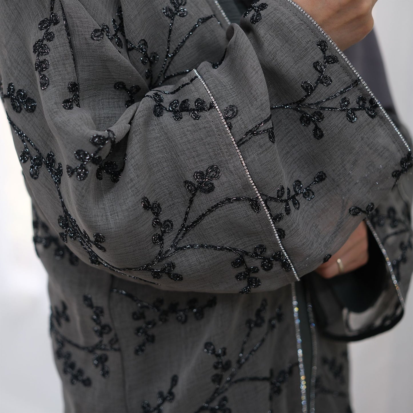 HS6623 Full-body embroidered long cardigan (optional inner layer)