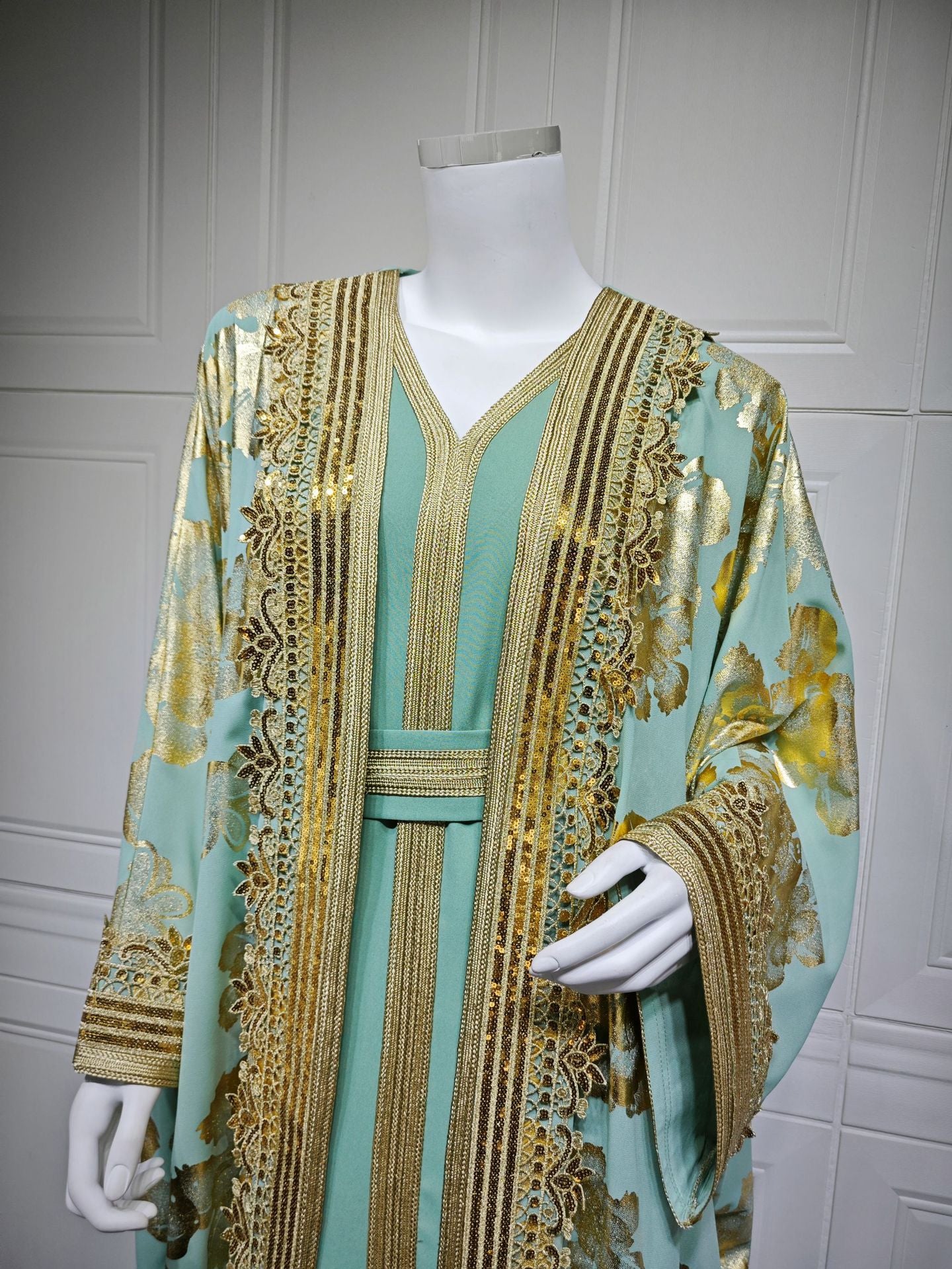 HS6643 Two-piece robe dress with gold foil stamping