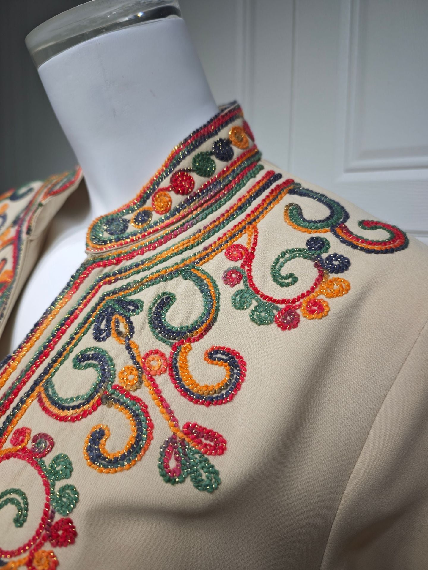 HS6652 Rope embroidery midi dress with elegant stand-up collar design