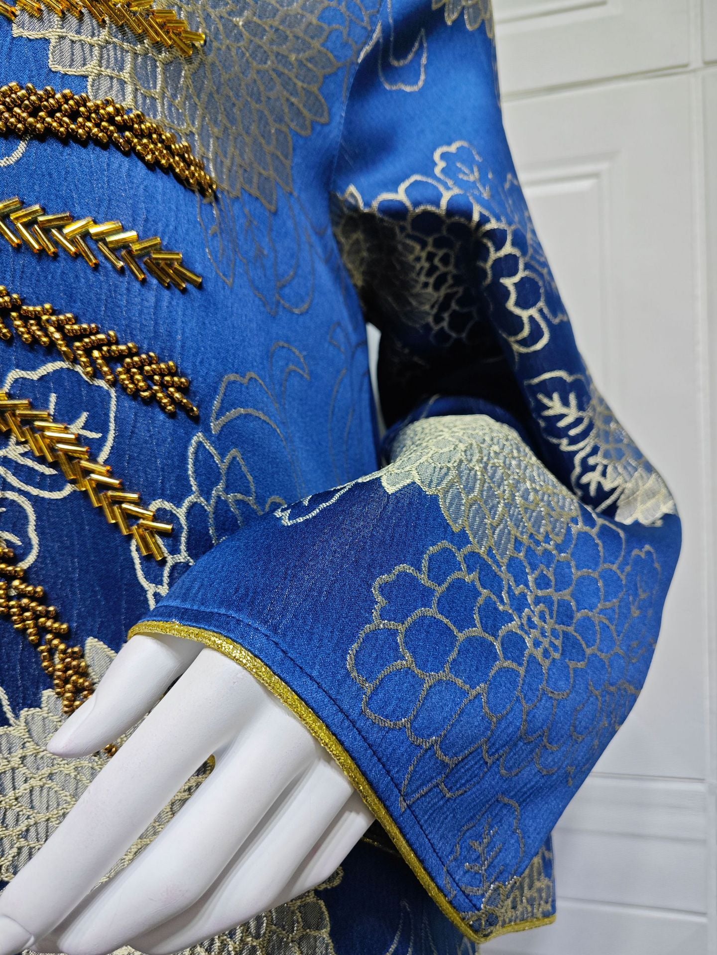 HS6656 V-neck jacquard beaded dress with elegant three-dimensional texture design