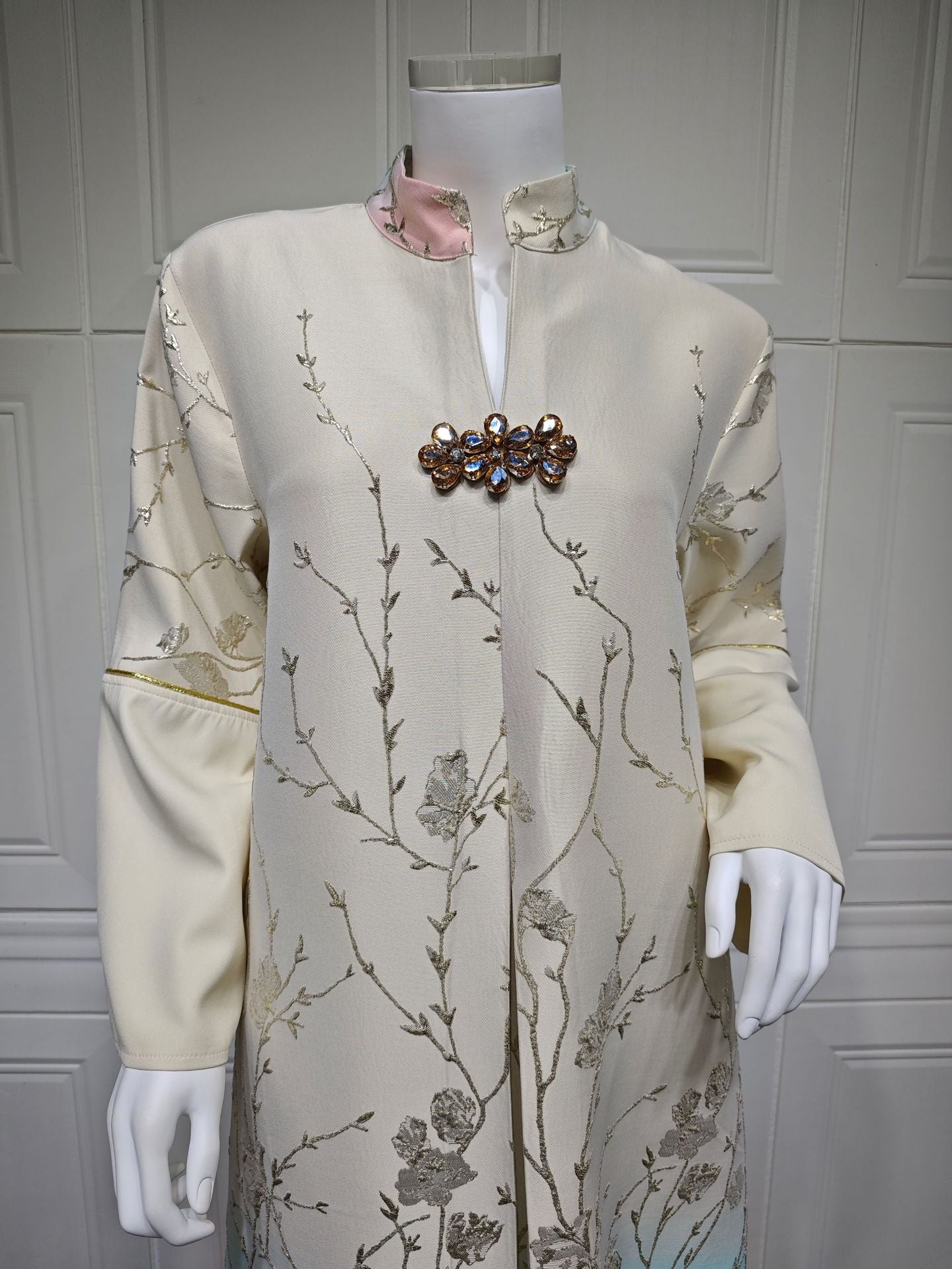 HS6645 Jacquard Embroidered Gradient Robe with Elegant Layered Design