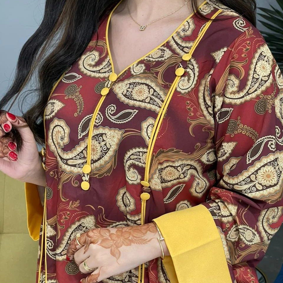 HS6647 Mesh-paneled embroidered robe; elegant three-dimensional embroidered dress