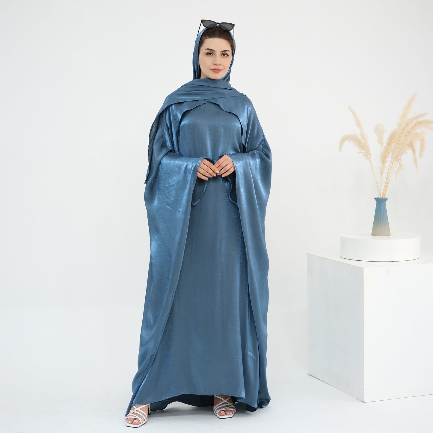 HS6584 Solid Color Beaded Loose Elegant Robe Dress