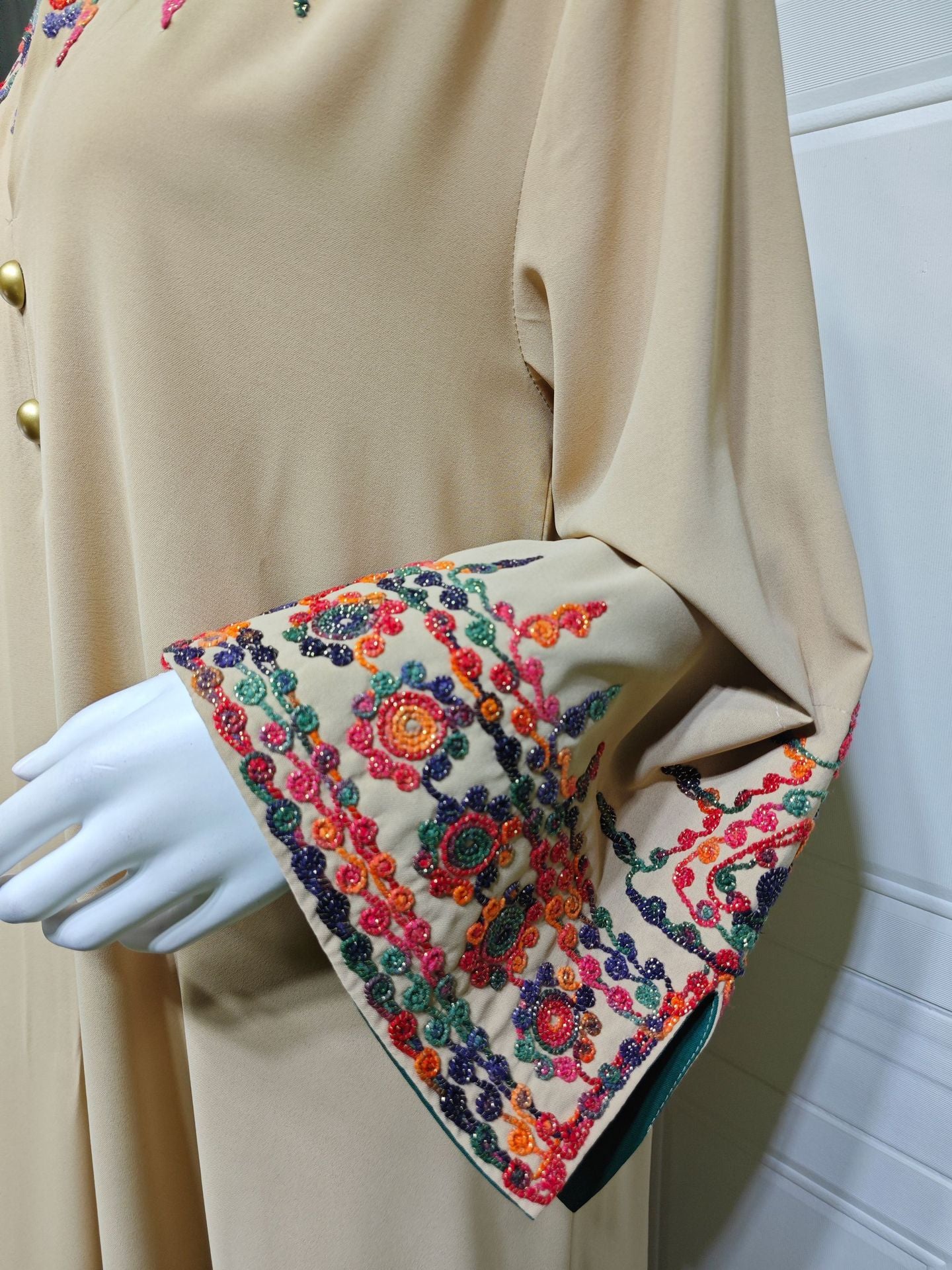 HS6655 Embroidered loose-fitting long dress | Soft drape and delicate cuff design