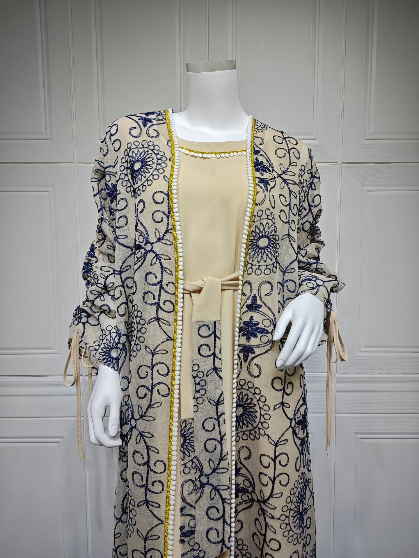 HS6653 Embroidered Robe Two-piece Set, Elegant and Lightweight Design.